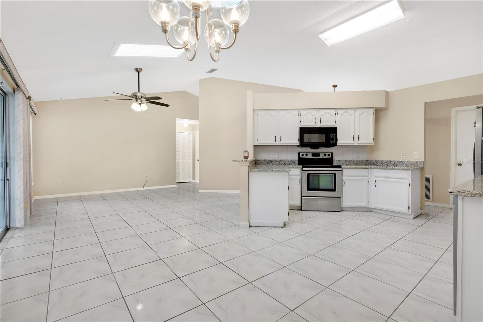 2124 CASSINGHAM CIR, OCOEE, FL, 34761
