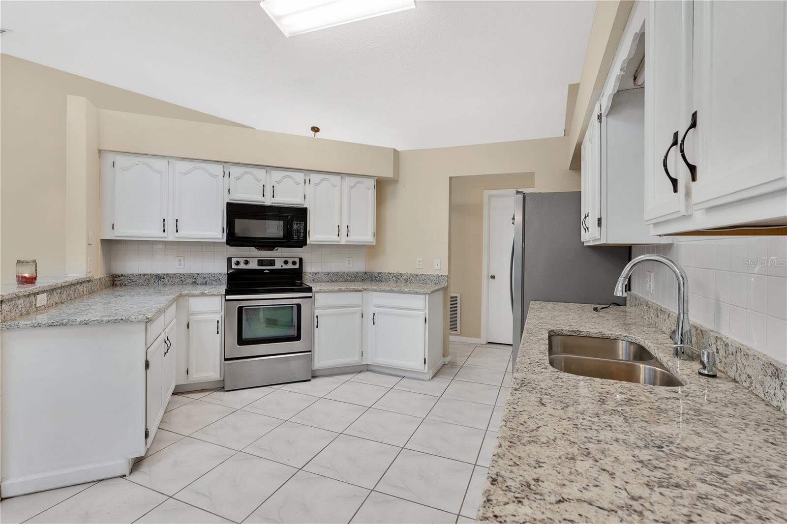 2124 CASSINGHAM CIR, OCOEE, FL, 34761