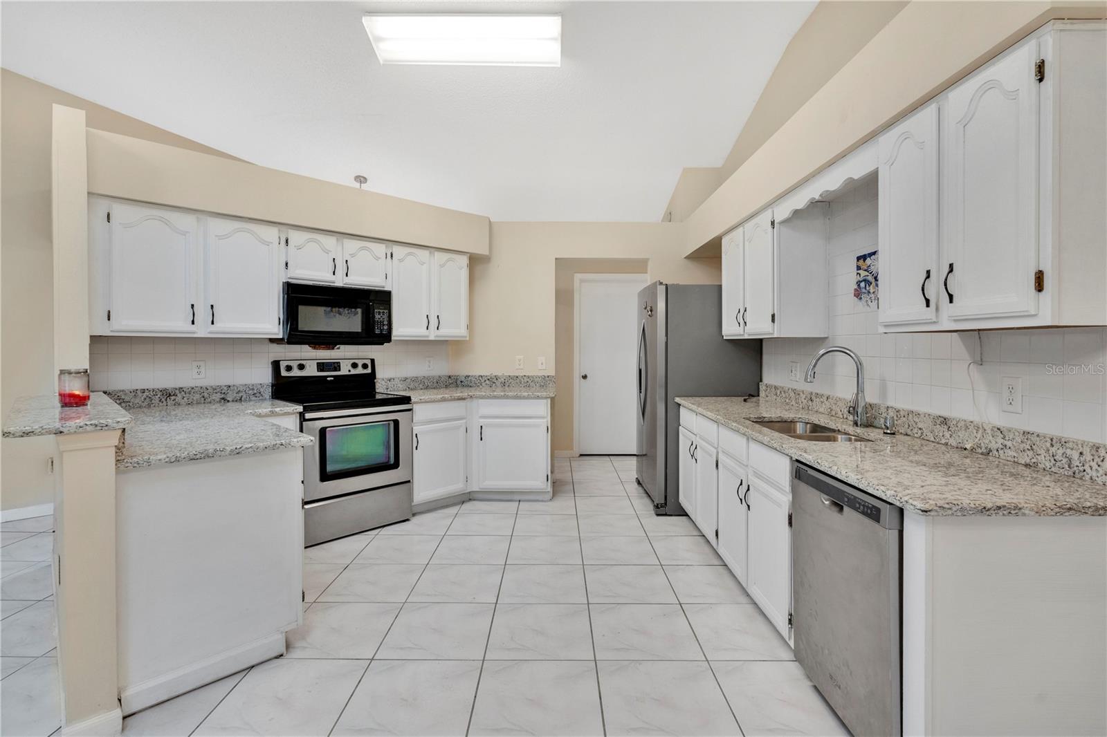 2124 CASSINGHAM CIR, OCOEE, FL, 34761
