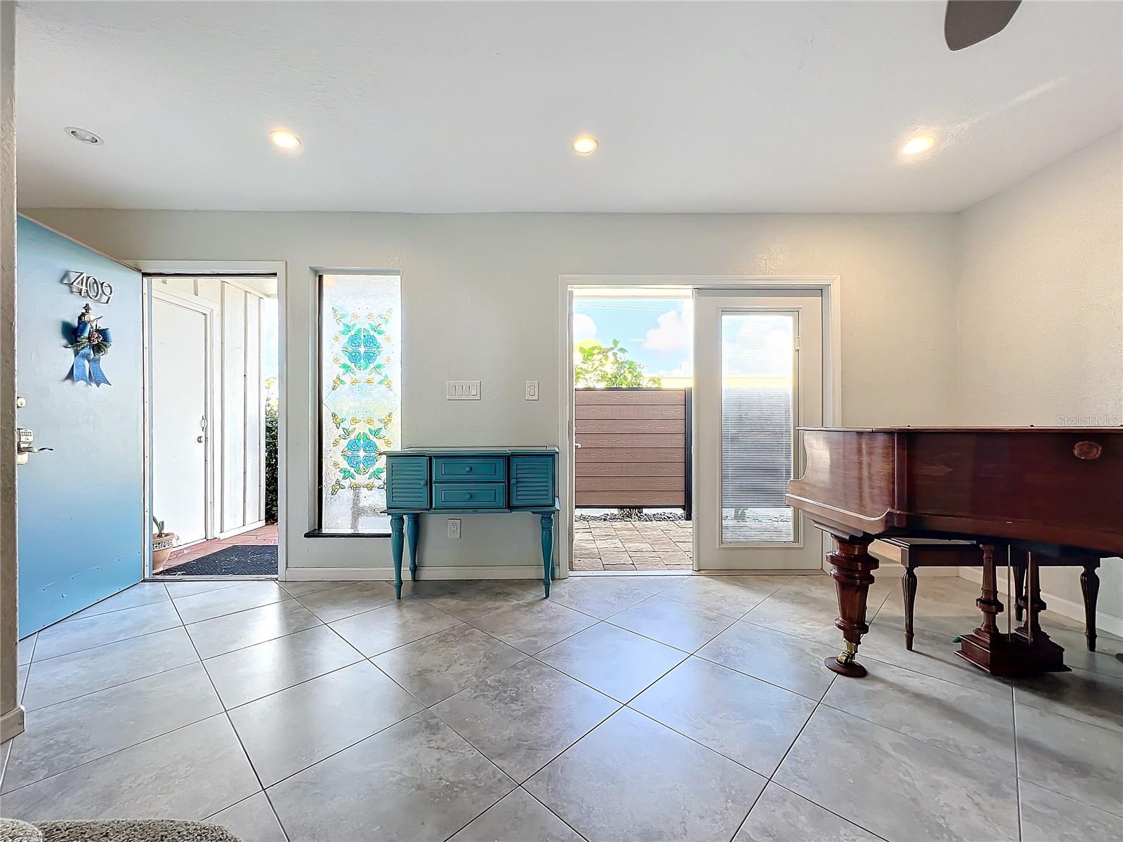 4001 BENEVA RD #409, SARASOTA, FL, 34233