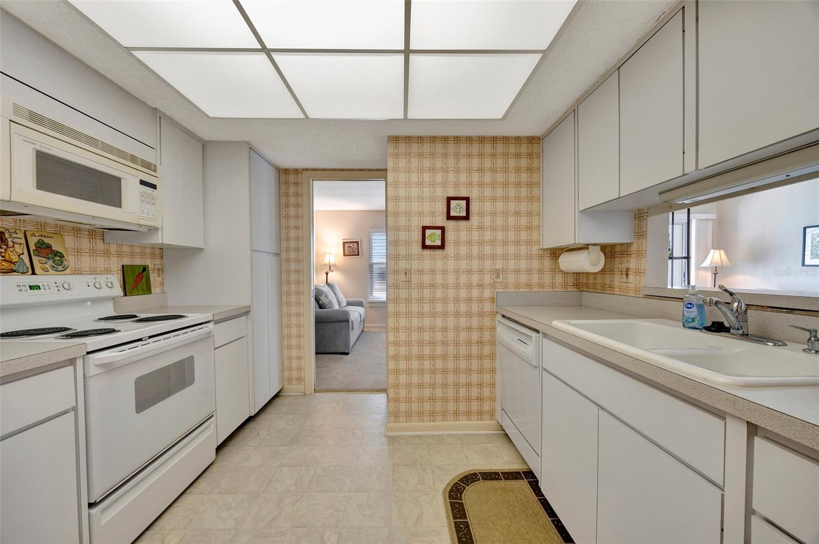 6029 E PEPPERTREE WAY #116, SARASOTA, FL, 34242