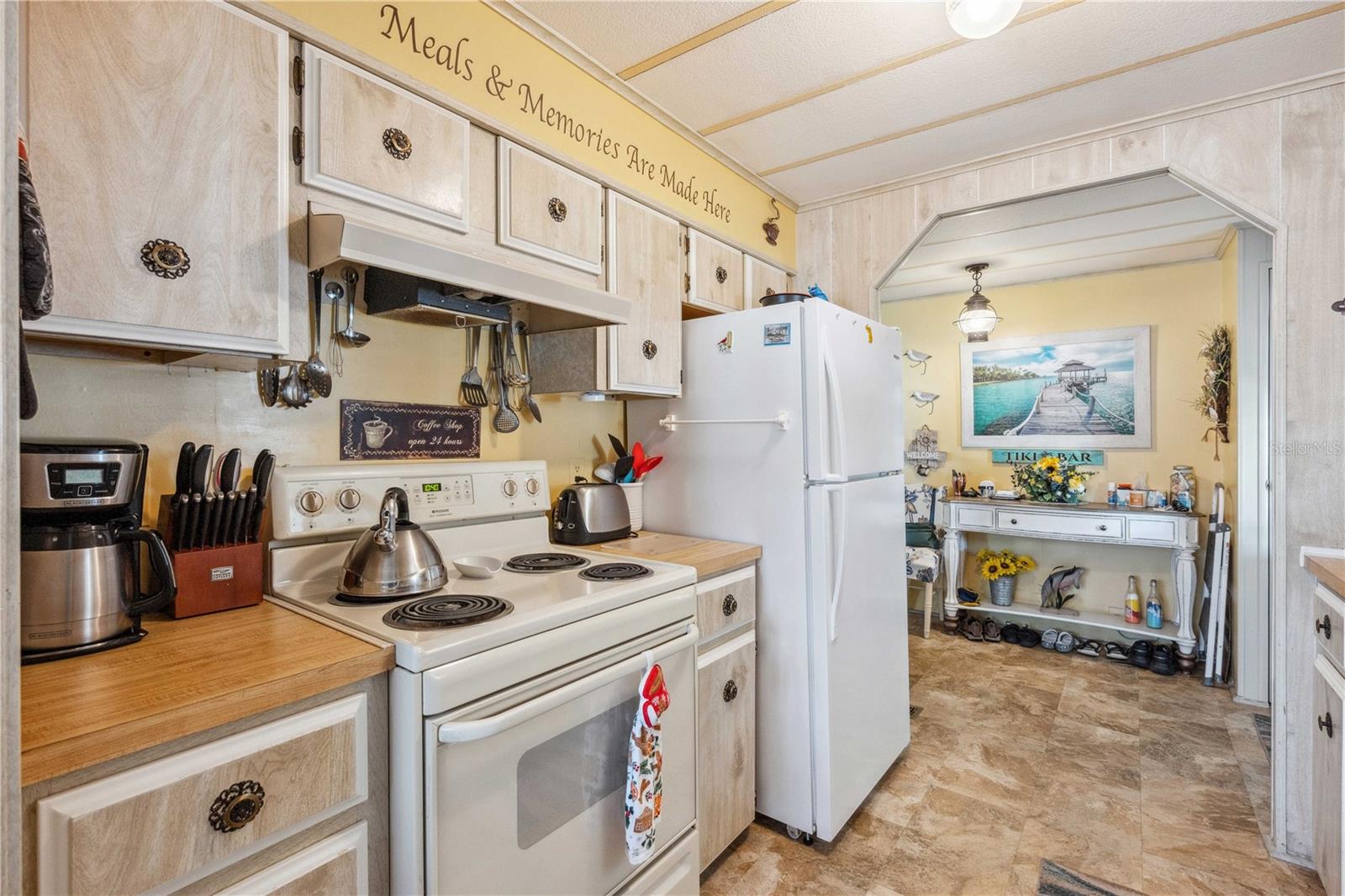 37838 BARCELONA AVE, ZEPHYRHILLS, FL, 33541