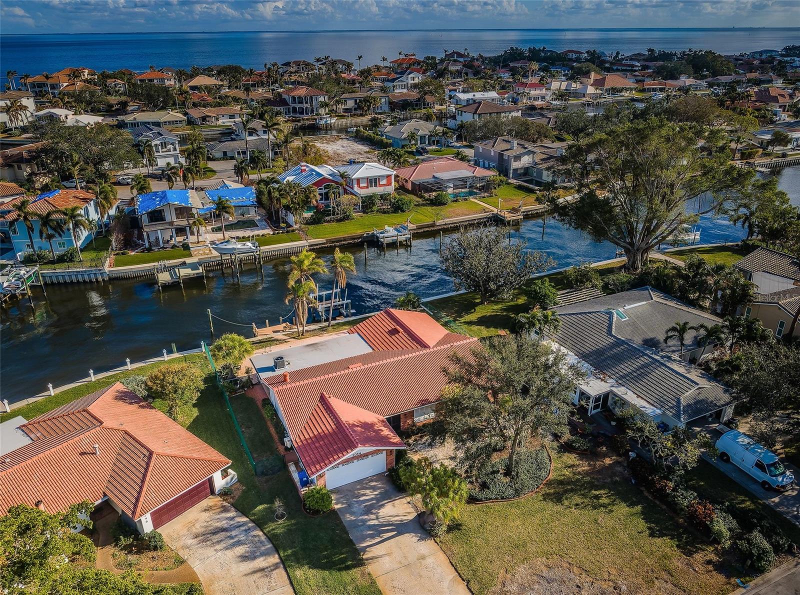 2084 IOWA AVE NE, ST PETERSBURG, FL, 33703