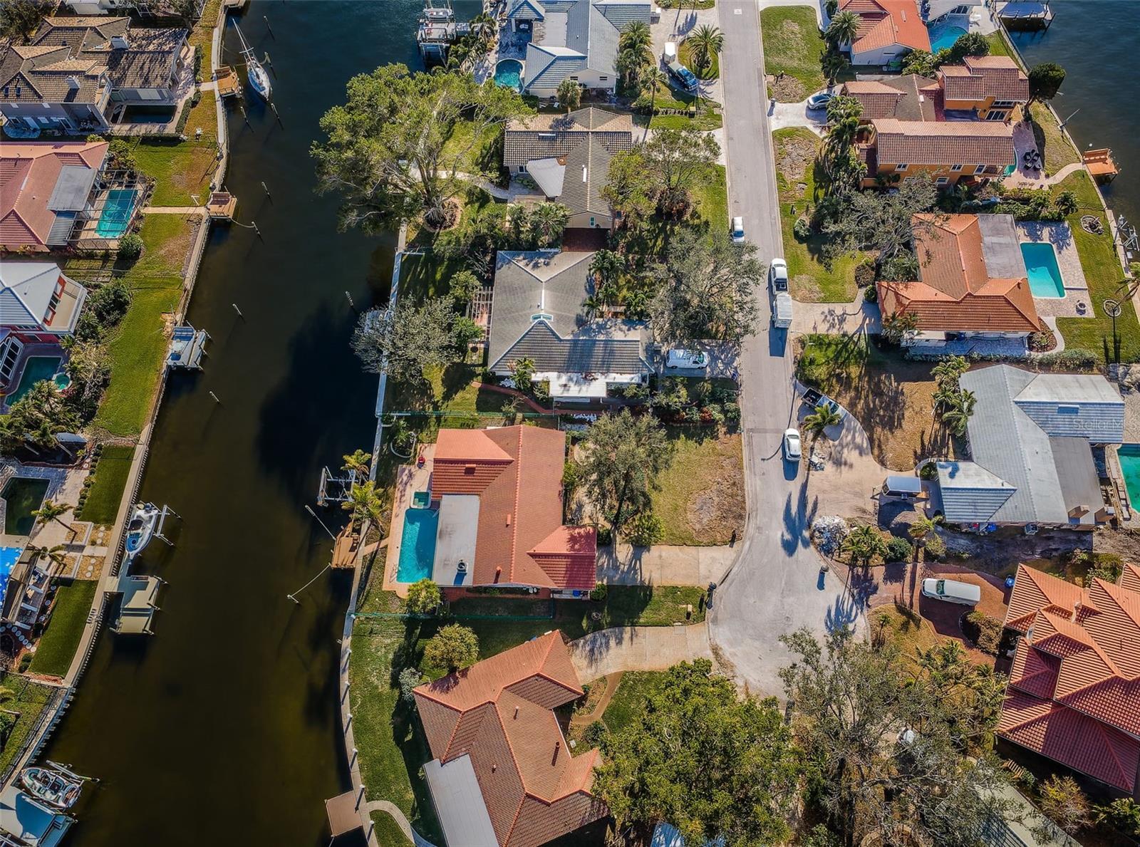 2084 IOWA AVE NE, ST PETERSBURG, FL, 33703