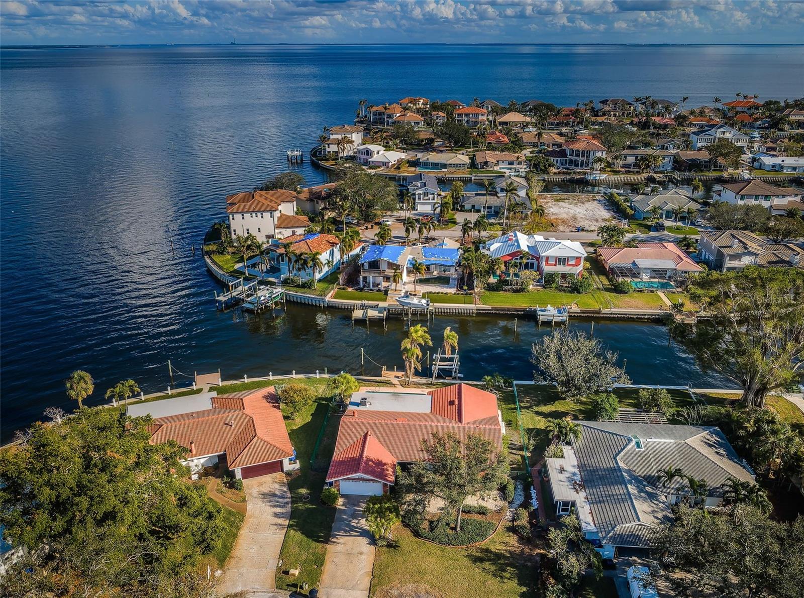 2084 IOWA AVE NE, ST PETERSBURG, FL, 33703