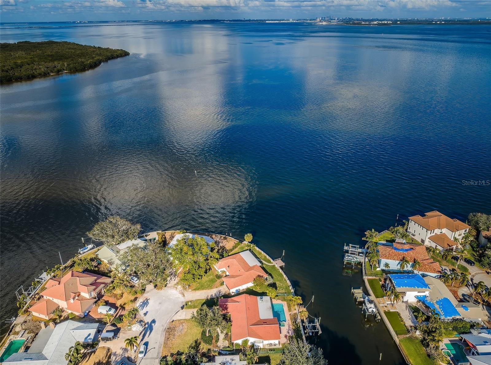 2084 IOWA AVE NE, ST PETERSBURG, FL, 33703