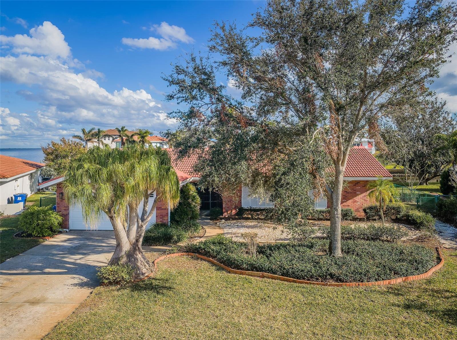 2084 IOWA AVE NE, ST PETERSBURG, FL, 33703