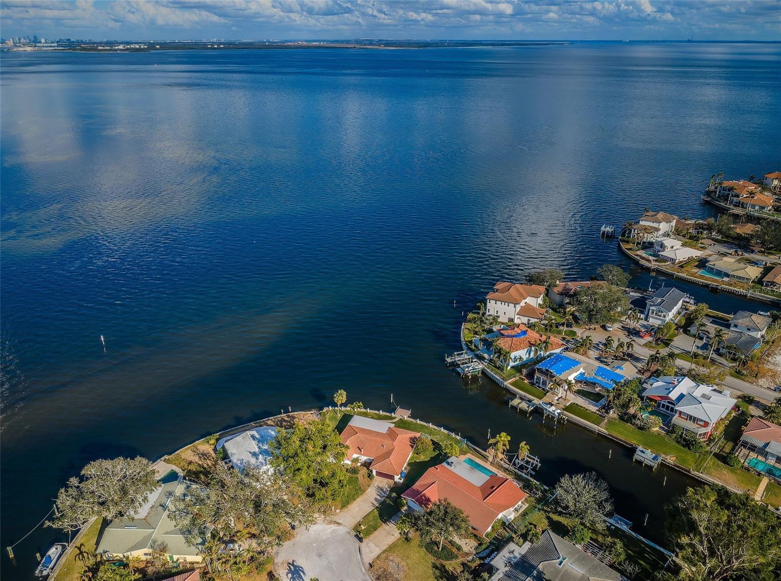 2084 IOWA AVE NE, ST PETERSBURG, FL, 33703