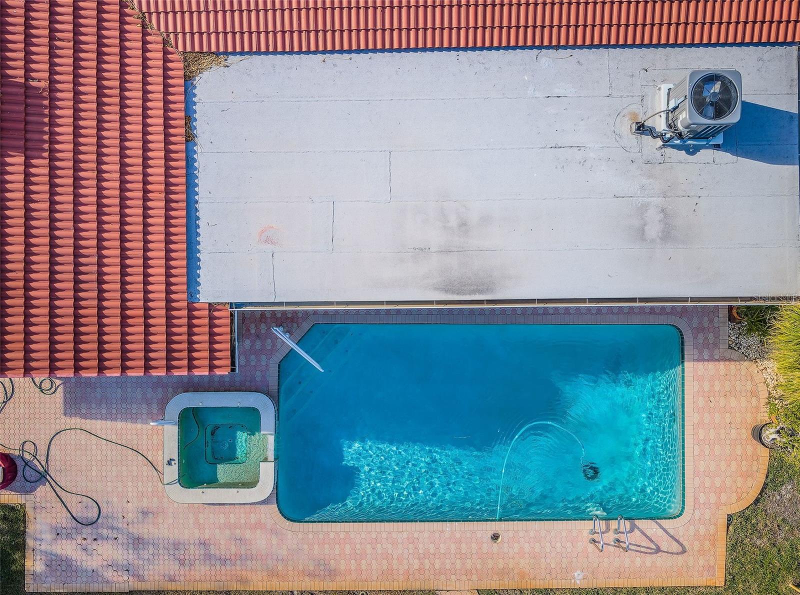 2084 IOWA AVE NE, ST PETERSBURG, FL, 33703