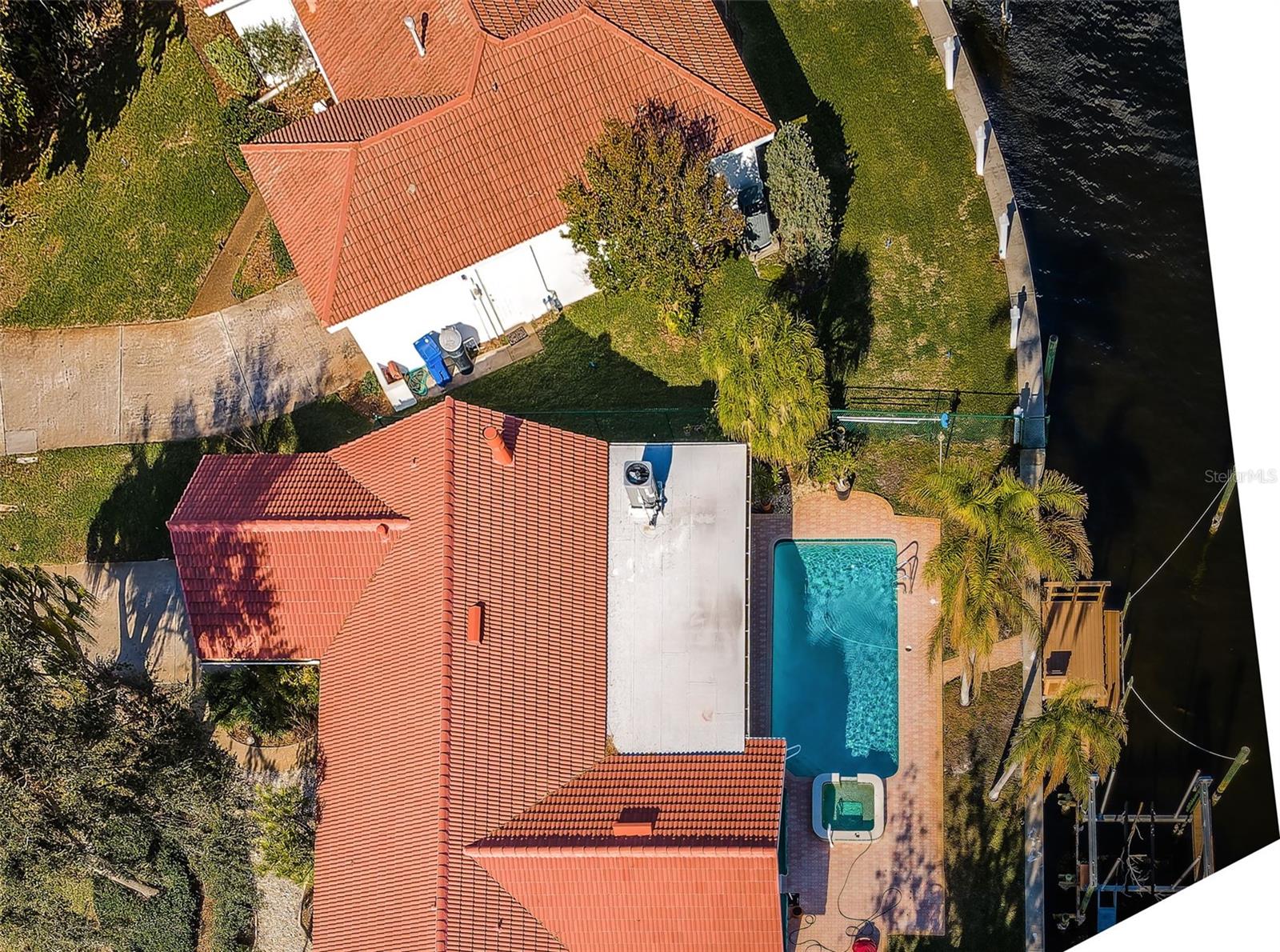 2084 IOWA AVE NE, ST PETERSBURG, FL, 33703