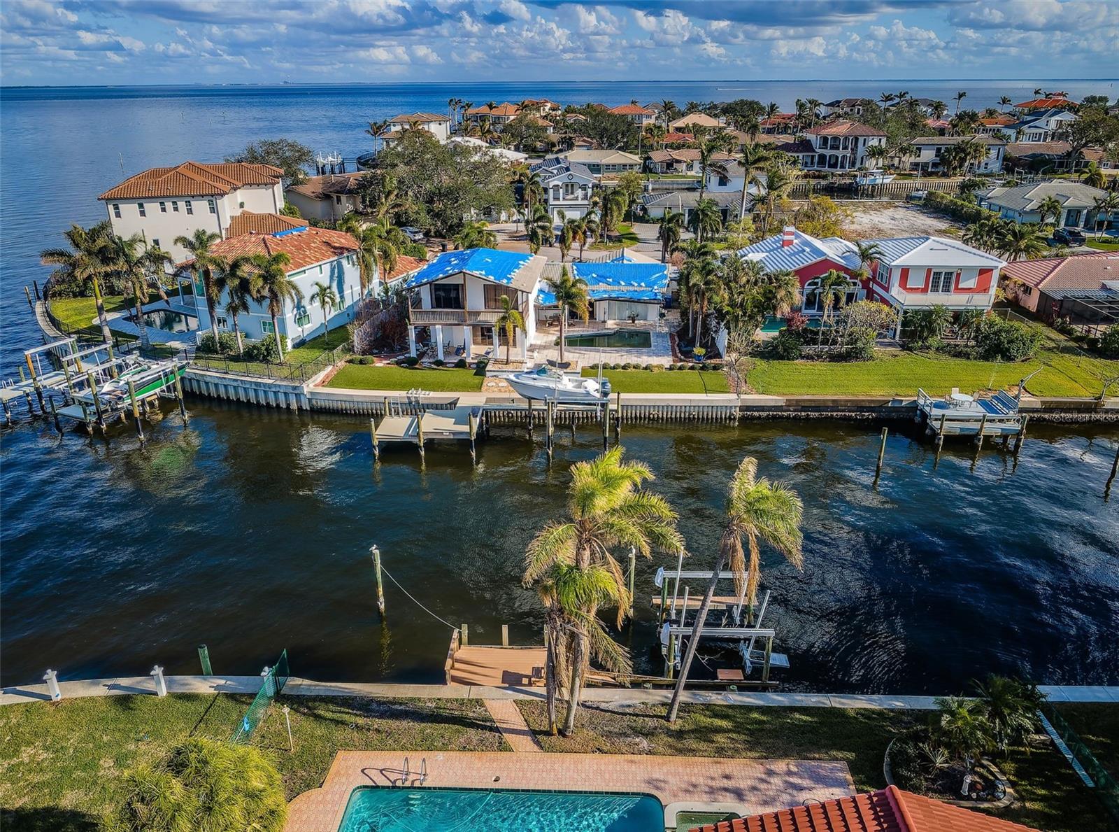 2084 IOWA AVE NE, ST PETERSBURG, FL, 33703