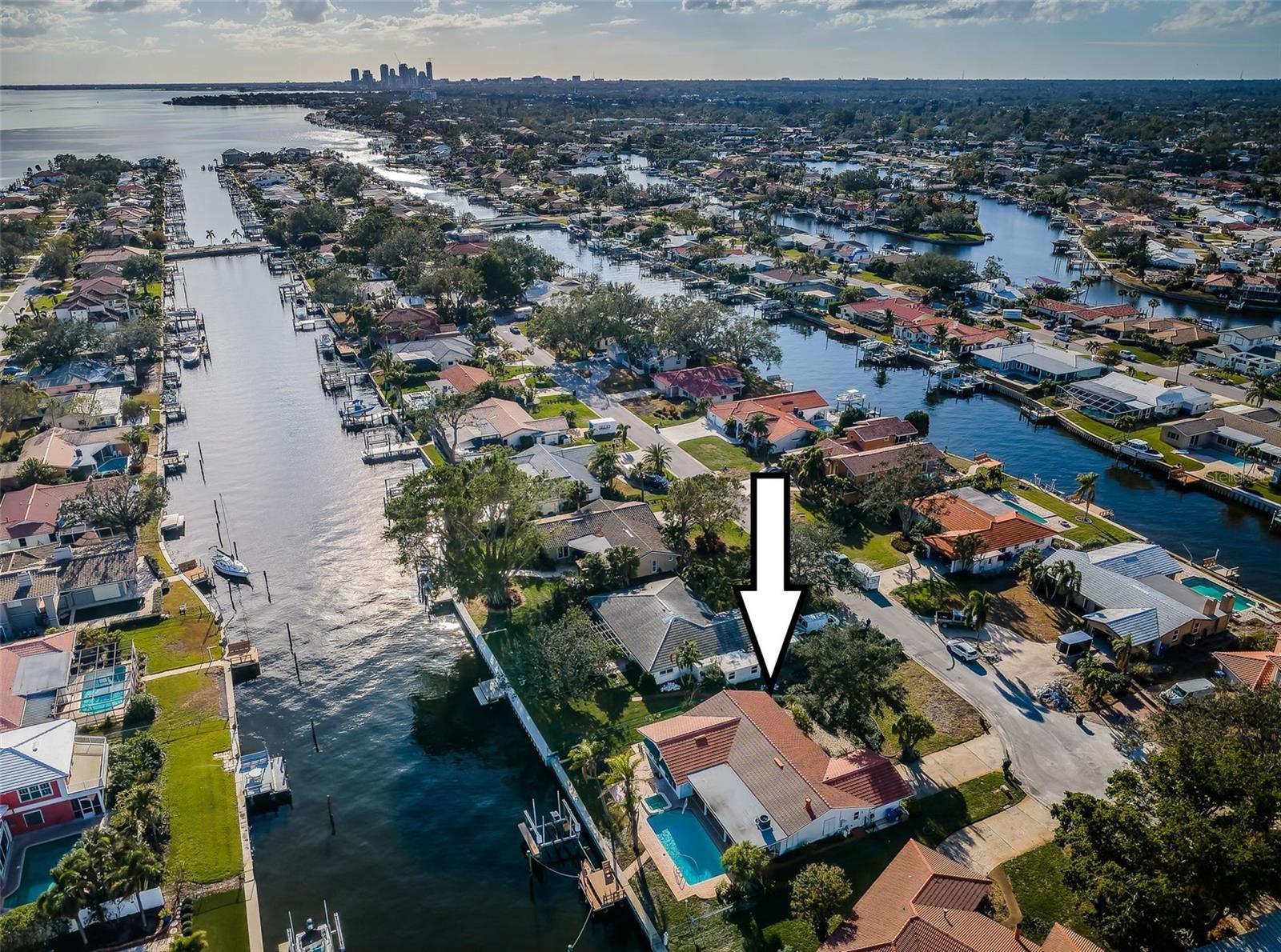 2084 IOWA AVE NE, ST PETERSBURG, FL, 33703