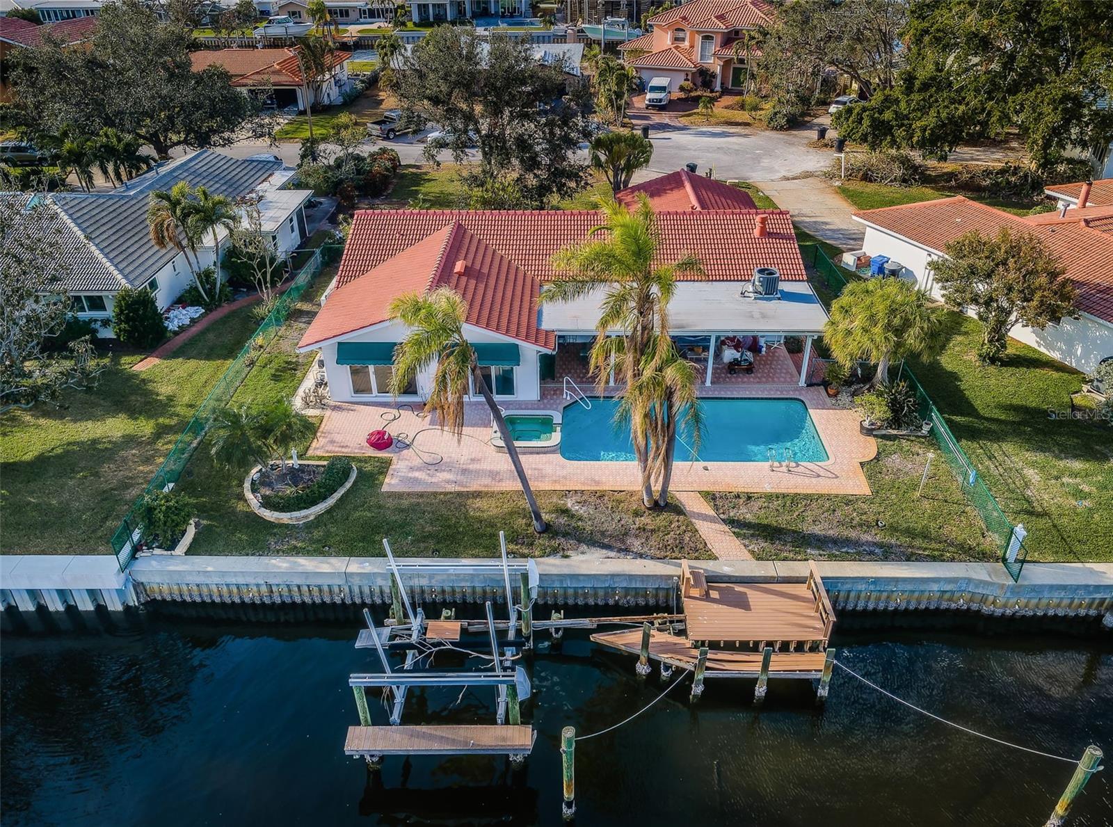 2084 IOWA AVE NE, ST PETERSBURG, FL, 33703