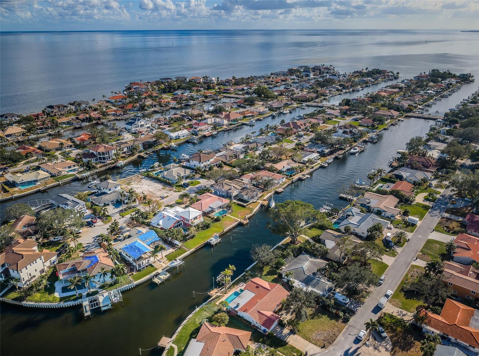 2084 IOWA AVE NE, ST PETERSBURG, FL, 33703