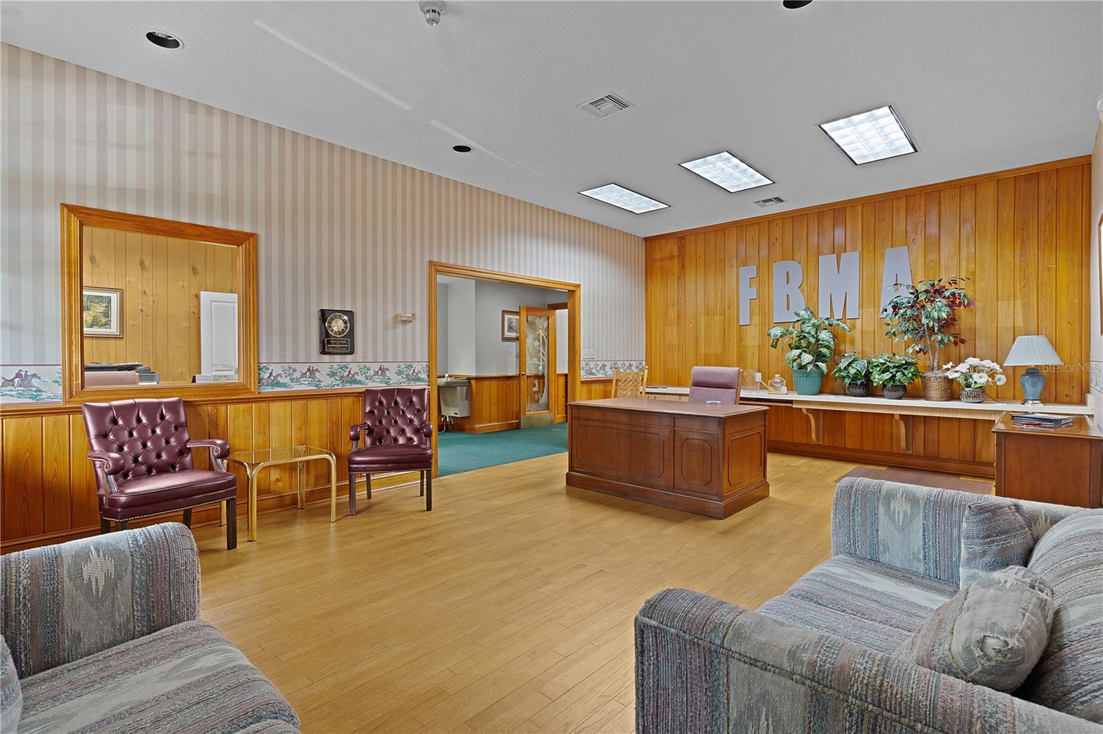 1303 LIMIT AVE, MOUNT DORA, FL, 32757