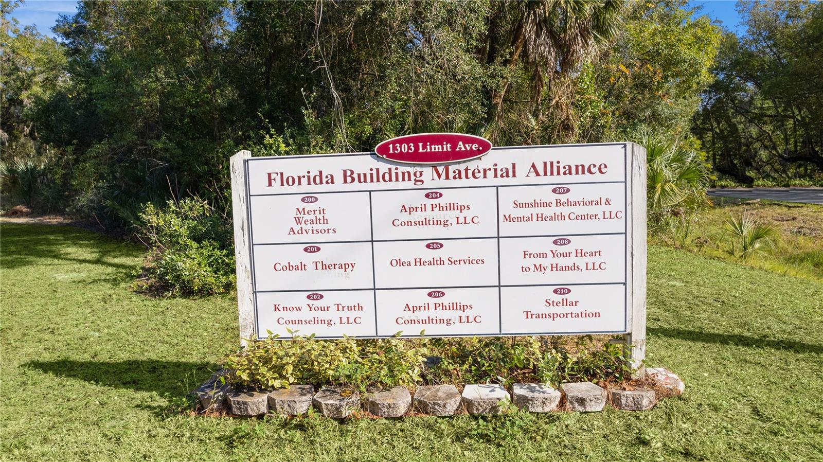 1303 LIMIT AVE, MOUNT DORA, FL, 32757