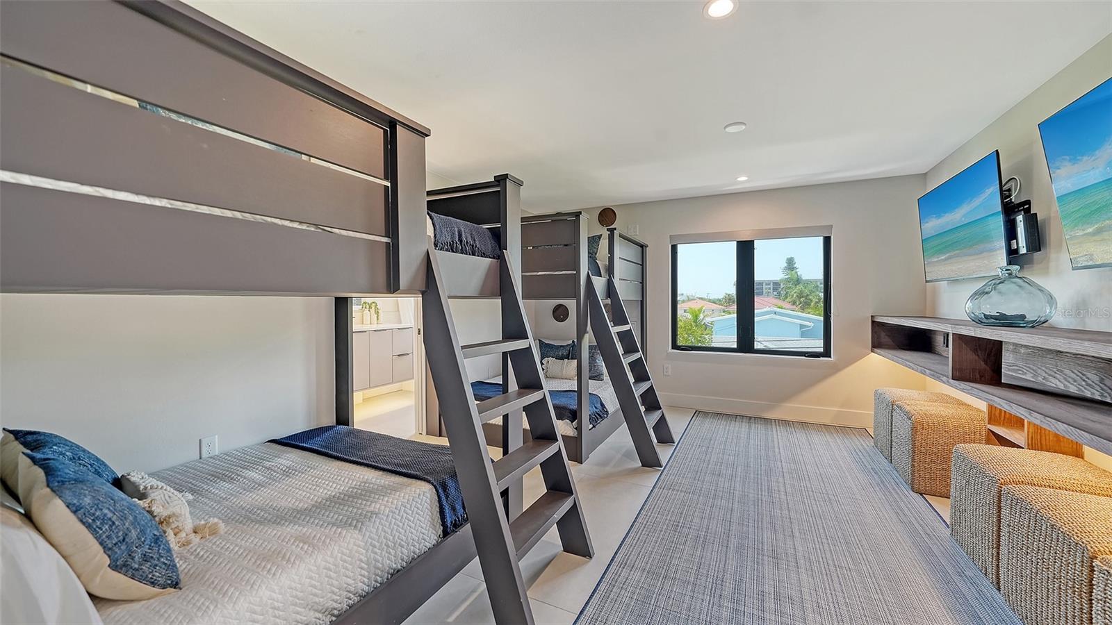 200 GARFIELD DR, SARASOTA, FL, 34236