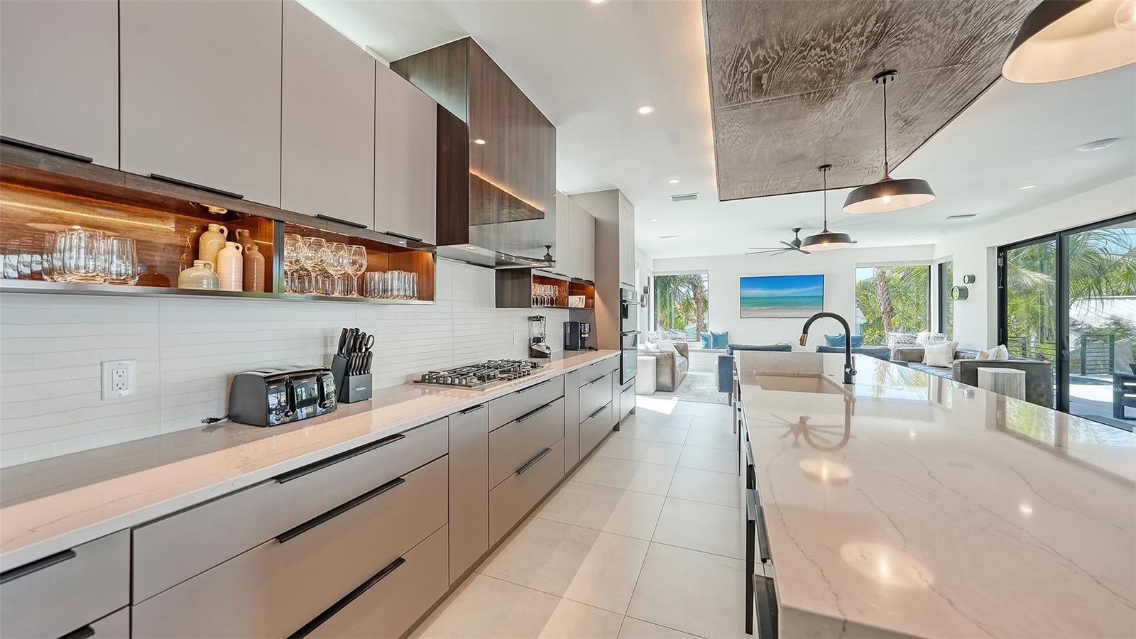 200 GARFIELD DR, SARASOTA, FL, 34236