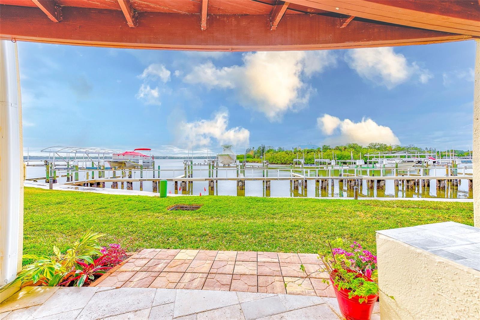 150 BRENT CIR, OLDSMAR, FL, 34677