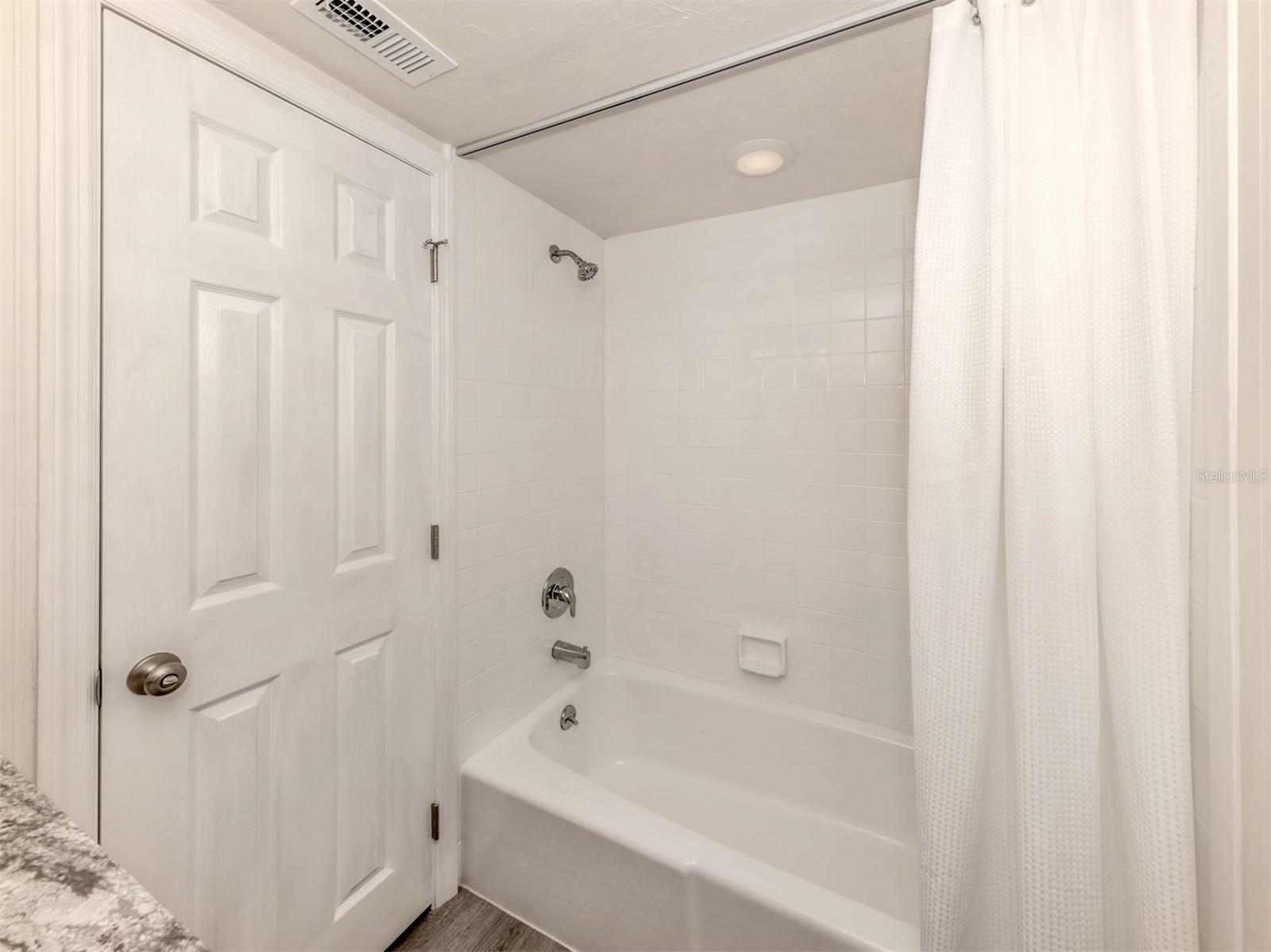 1100 CAPRI ISLES BLVD #221, VENICE, FL, 34292