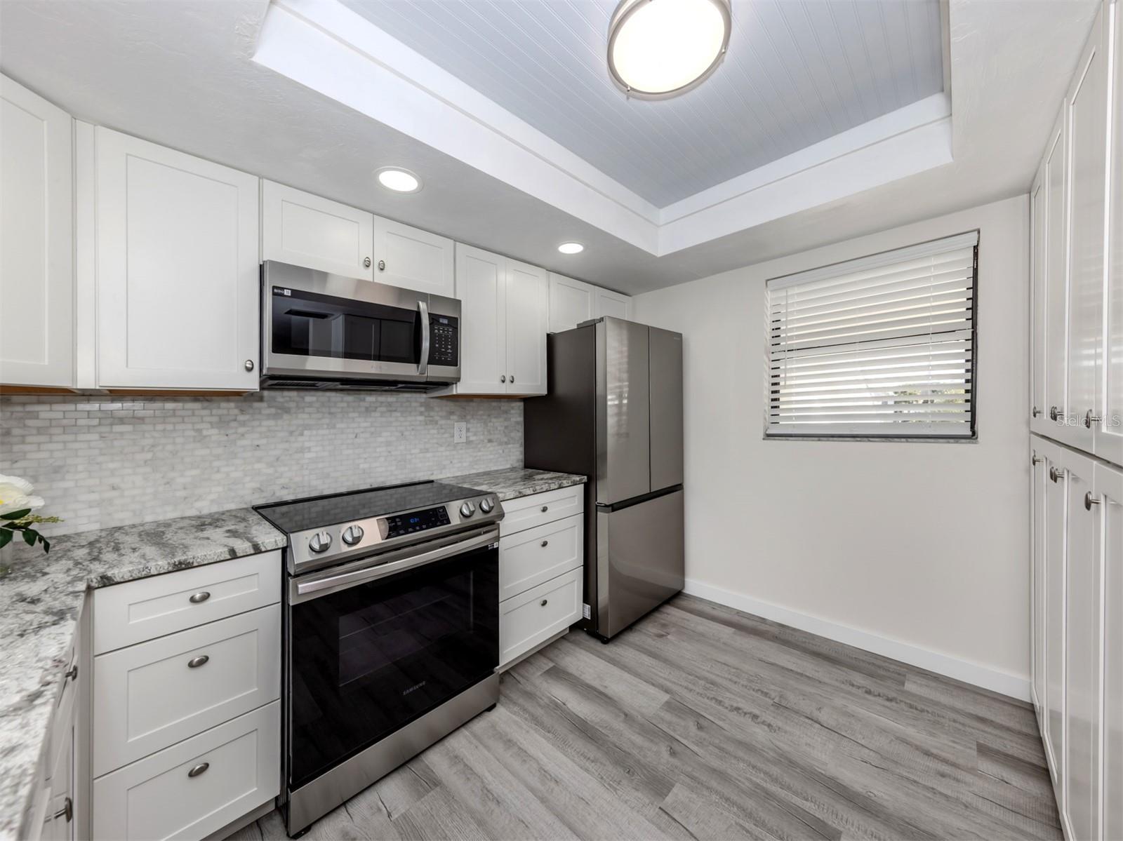 1100 CAPRI ISLES BLVD #221, VENICE, FL, 34292