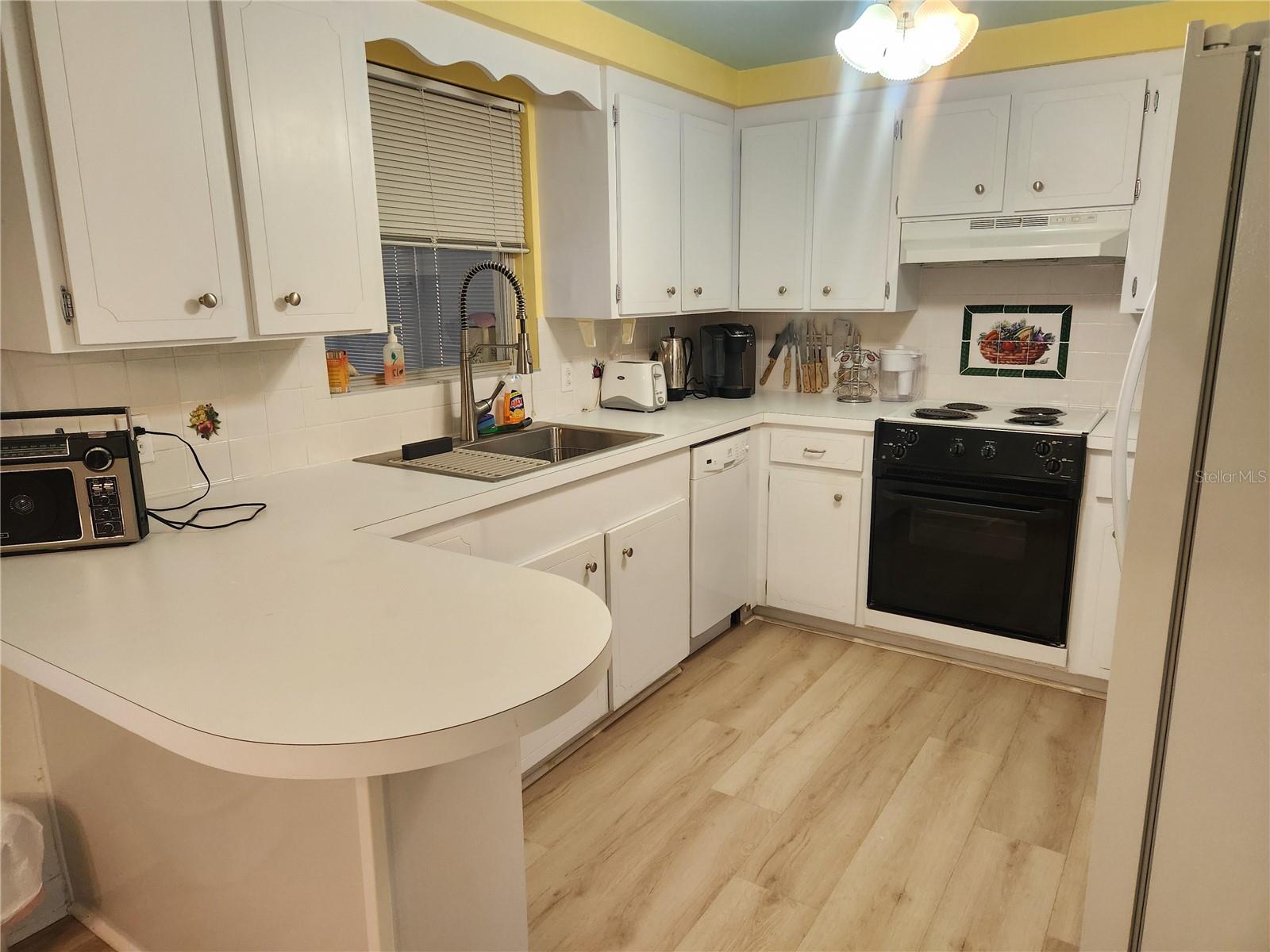 7352 CASS CIR, SARASOTA, FL, 34231