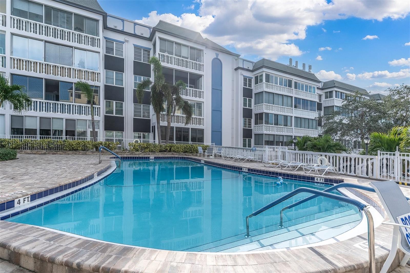 155 BLUFF VIEW DR #103, BELLEAIR BLUFFS, FL, 33770