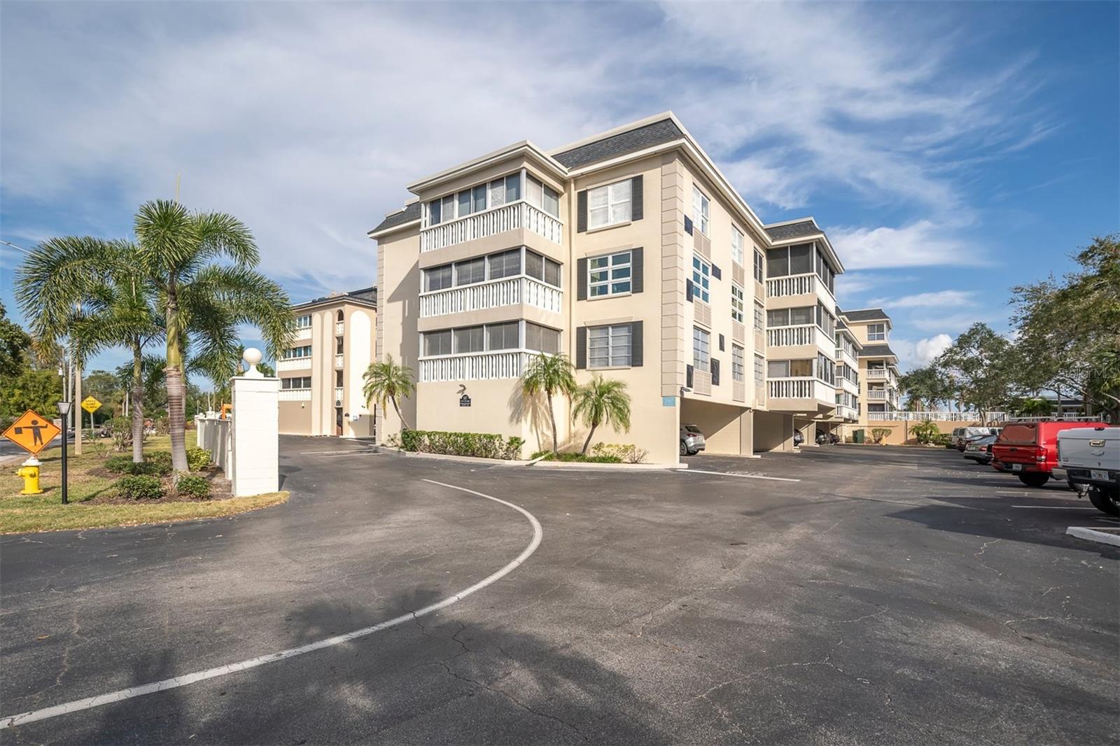 155 BLUFF VIEW DR #103, BELLEAIR BLUFFS, FL, 33770