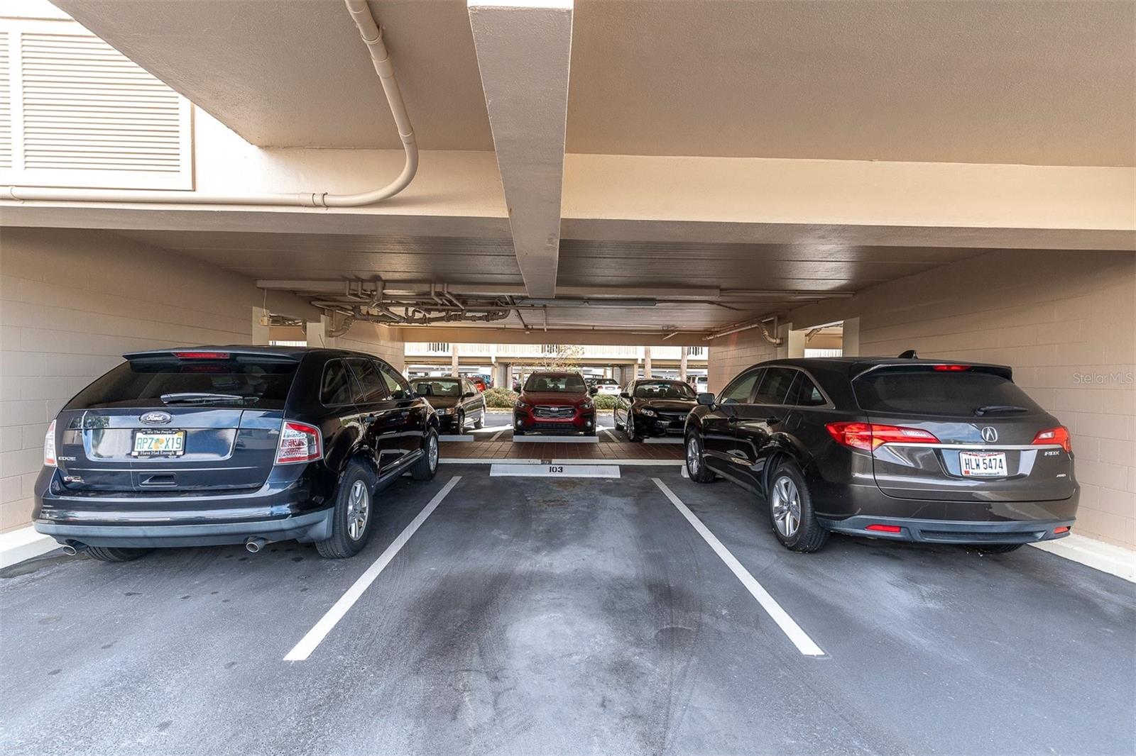 155 BLUFF VIEW DR #103, BELLEAIR BLUFFS, FL, 33770