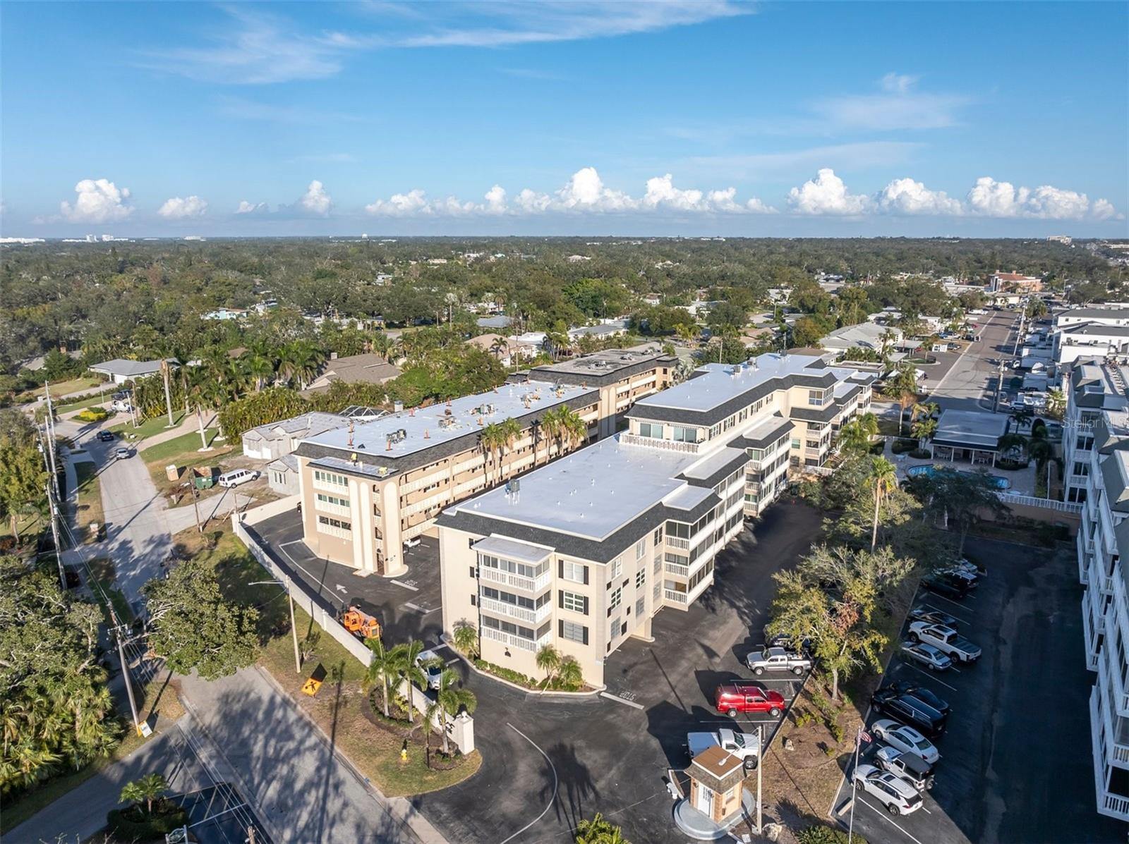 155 BLUFF VIEW DR #103, BELLEAIR BLUFFS, FL, 33770