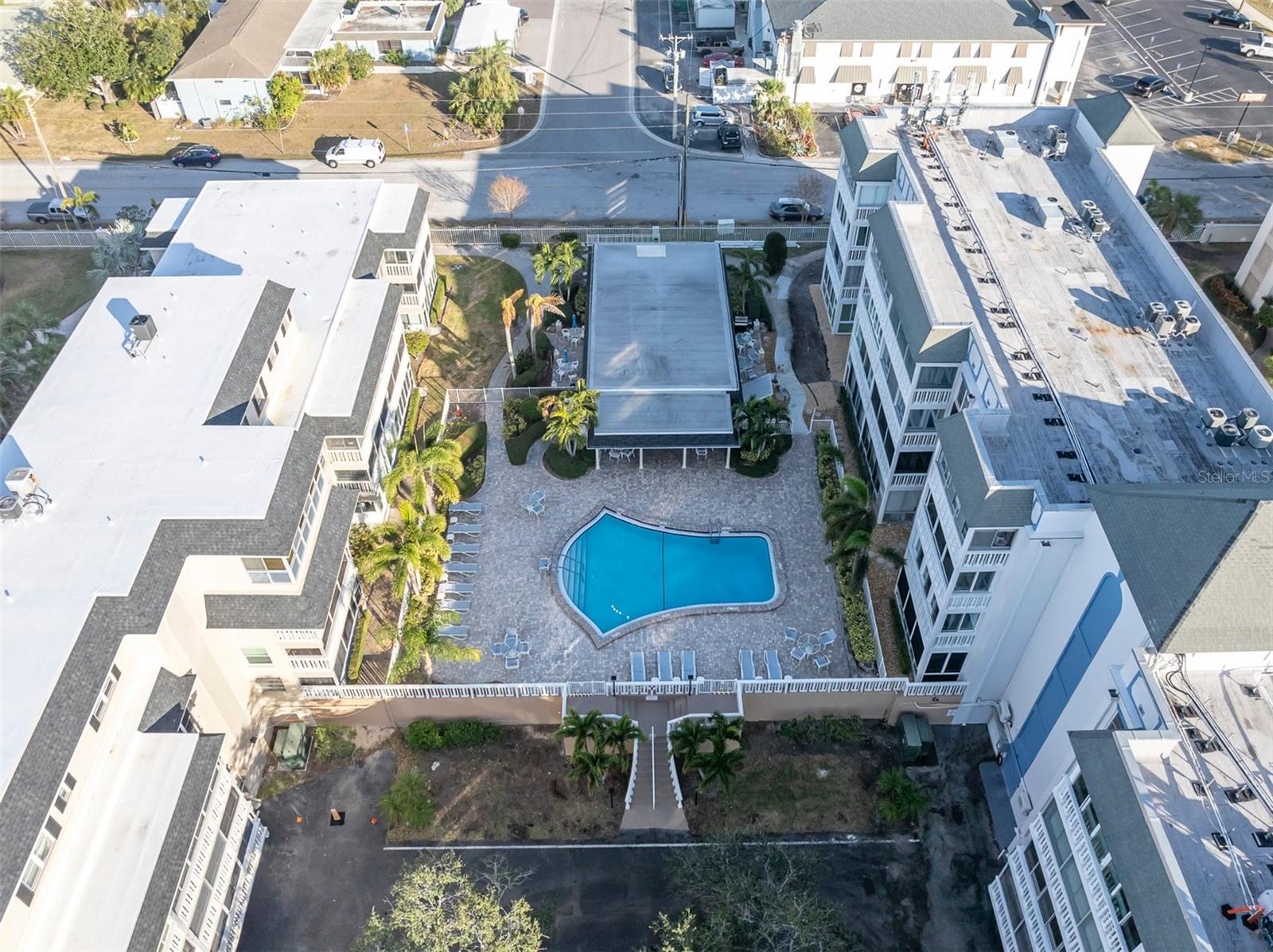 155 BLUFF VIEW DR #103, BELLEAIR BLUFFS, FL, 33770