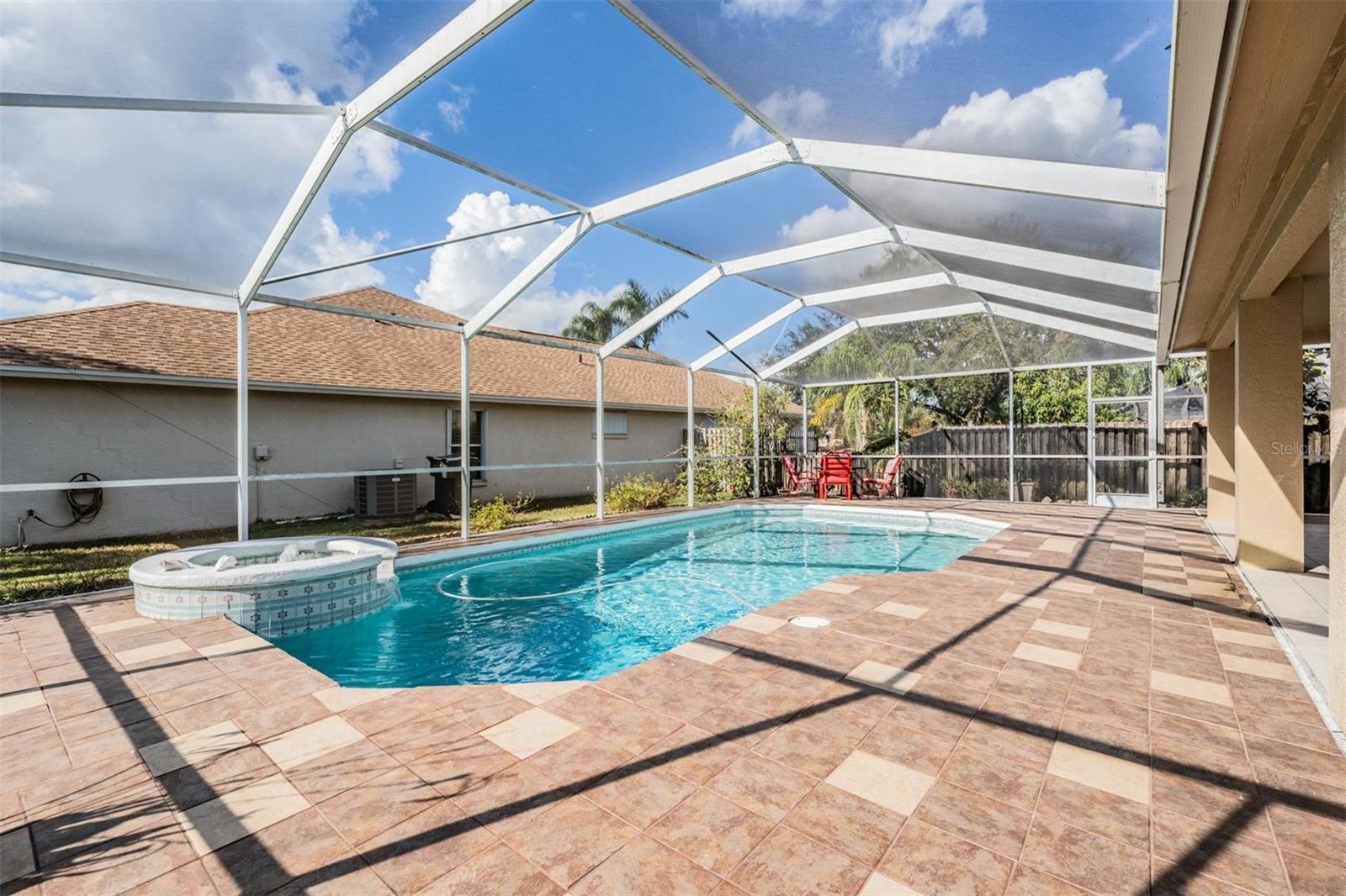 10037 OASIS PALM DR, TAMPA, FL, 33615