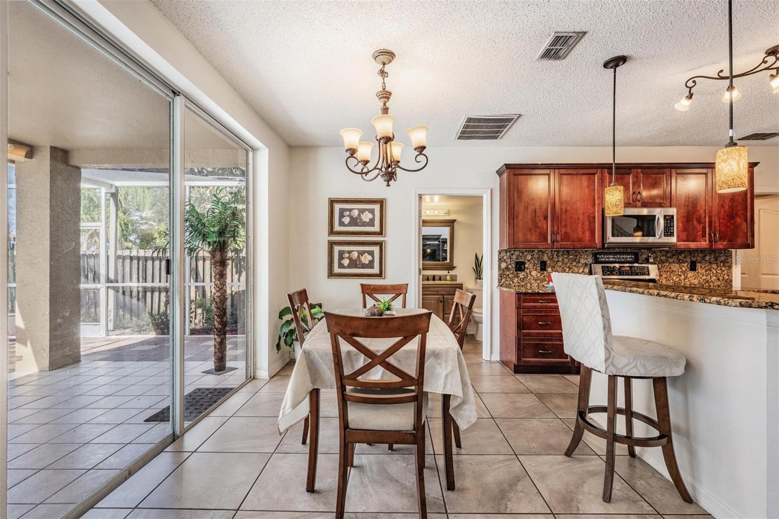 10037 OASIS PALM DR, TAMPA, FL, 33615