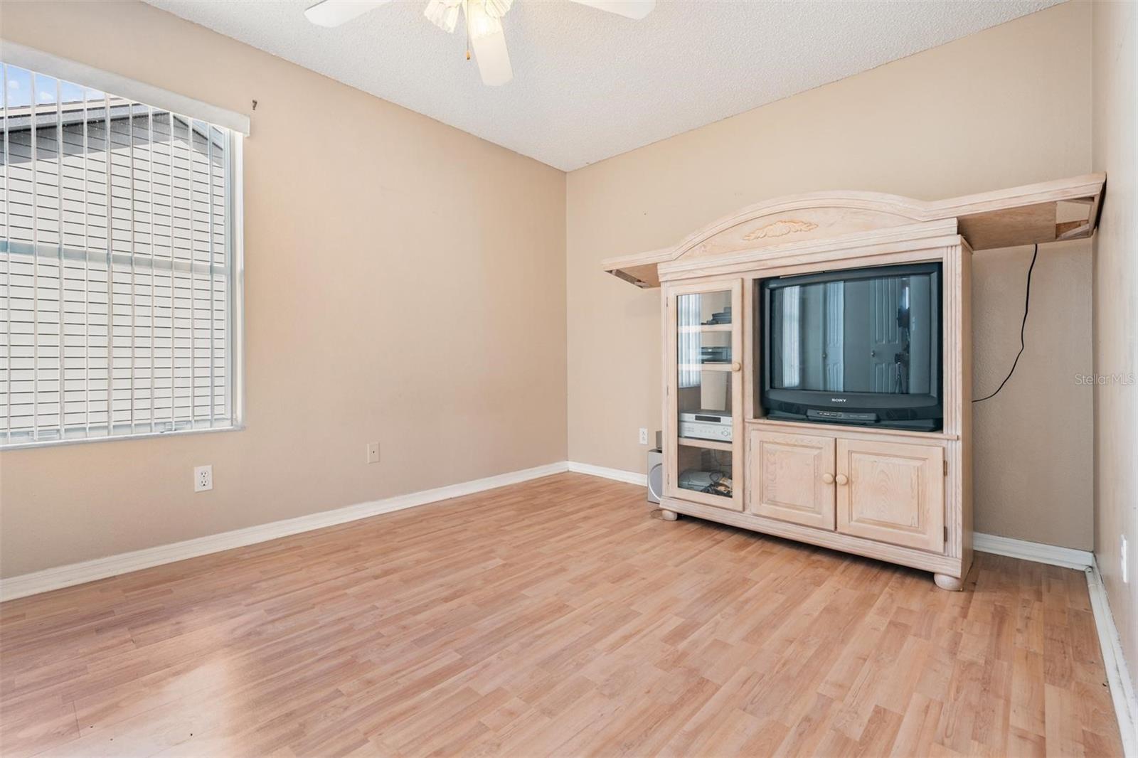 10037 OASIS PALM DR, TAMPA, FL, 33615