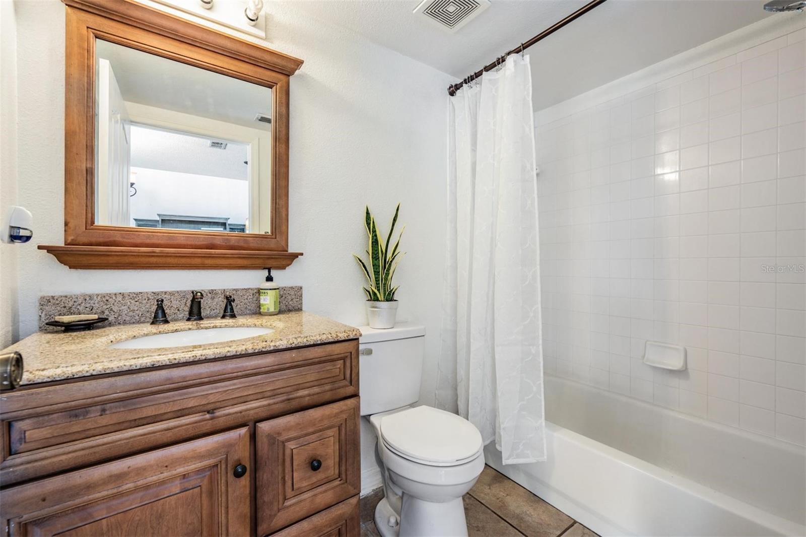 10037 OASIS PALM DR, TAMPA, FL, 33615