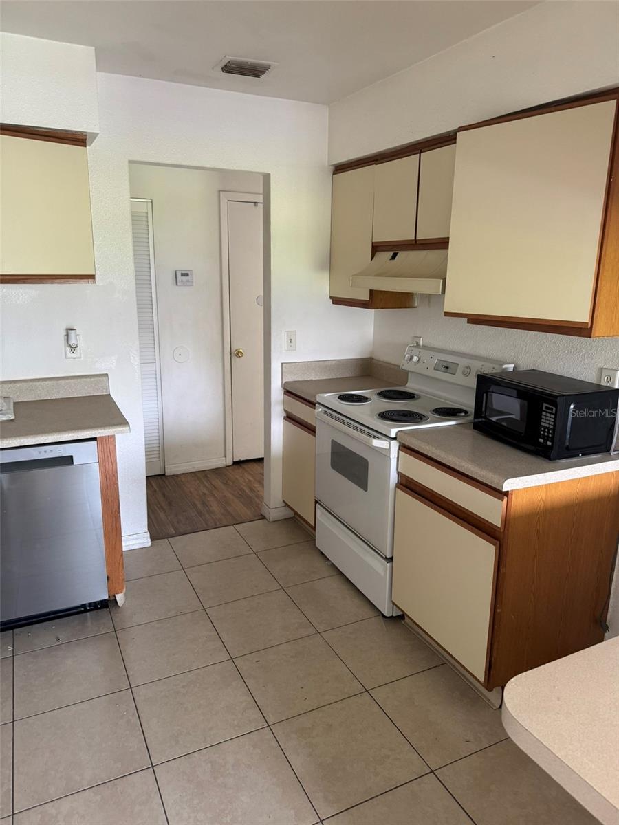 4405 S SEMORAN BLVD #5, ORLANDO, FL, 32822