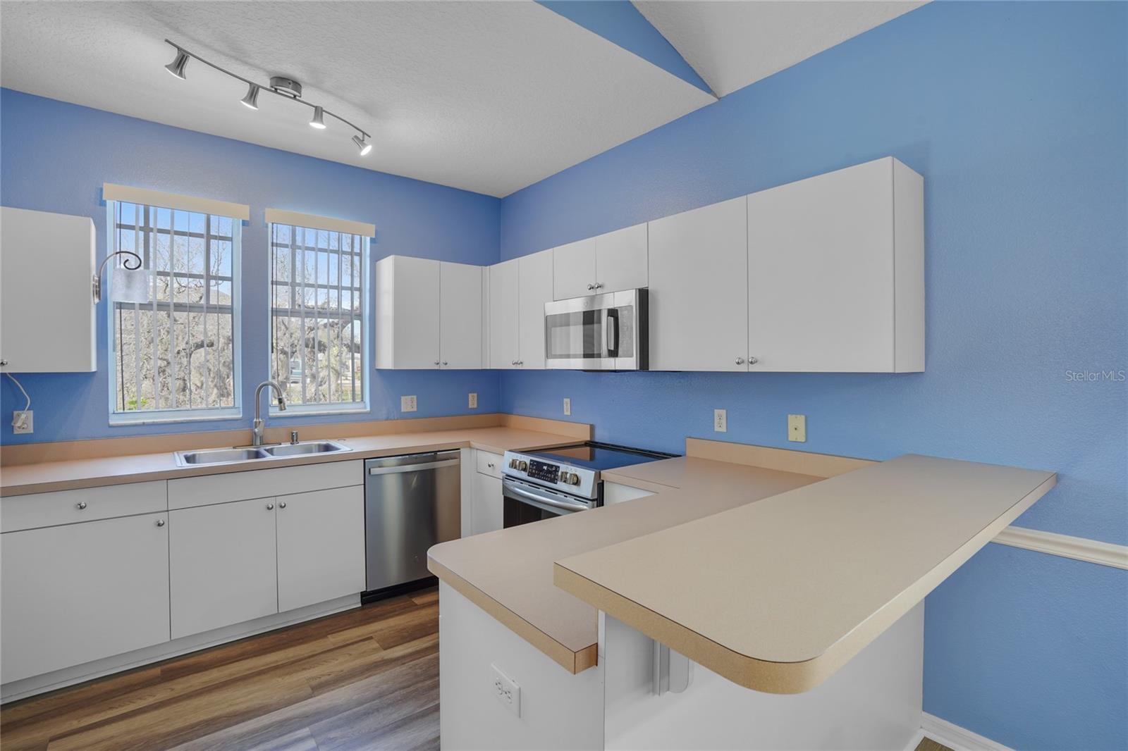 6212 ABBOTT STATION DR, ZEPHYRHILLS, FL, 33543