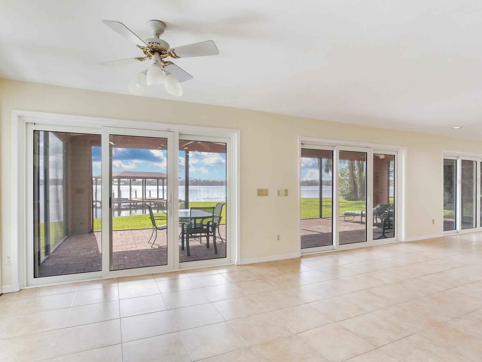 TB8331369 Property Photo