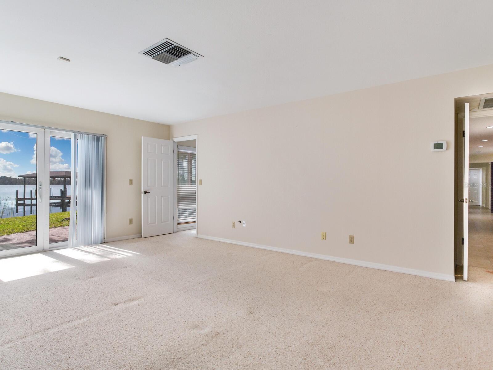 TB8331369 Property Photo