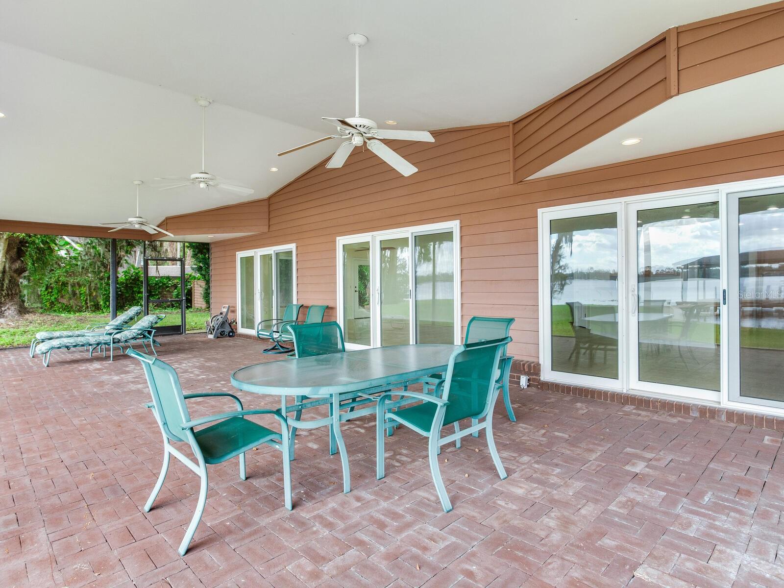 TB8331369 Property Photo