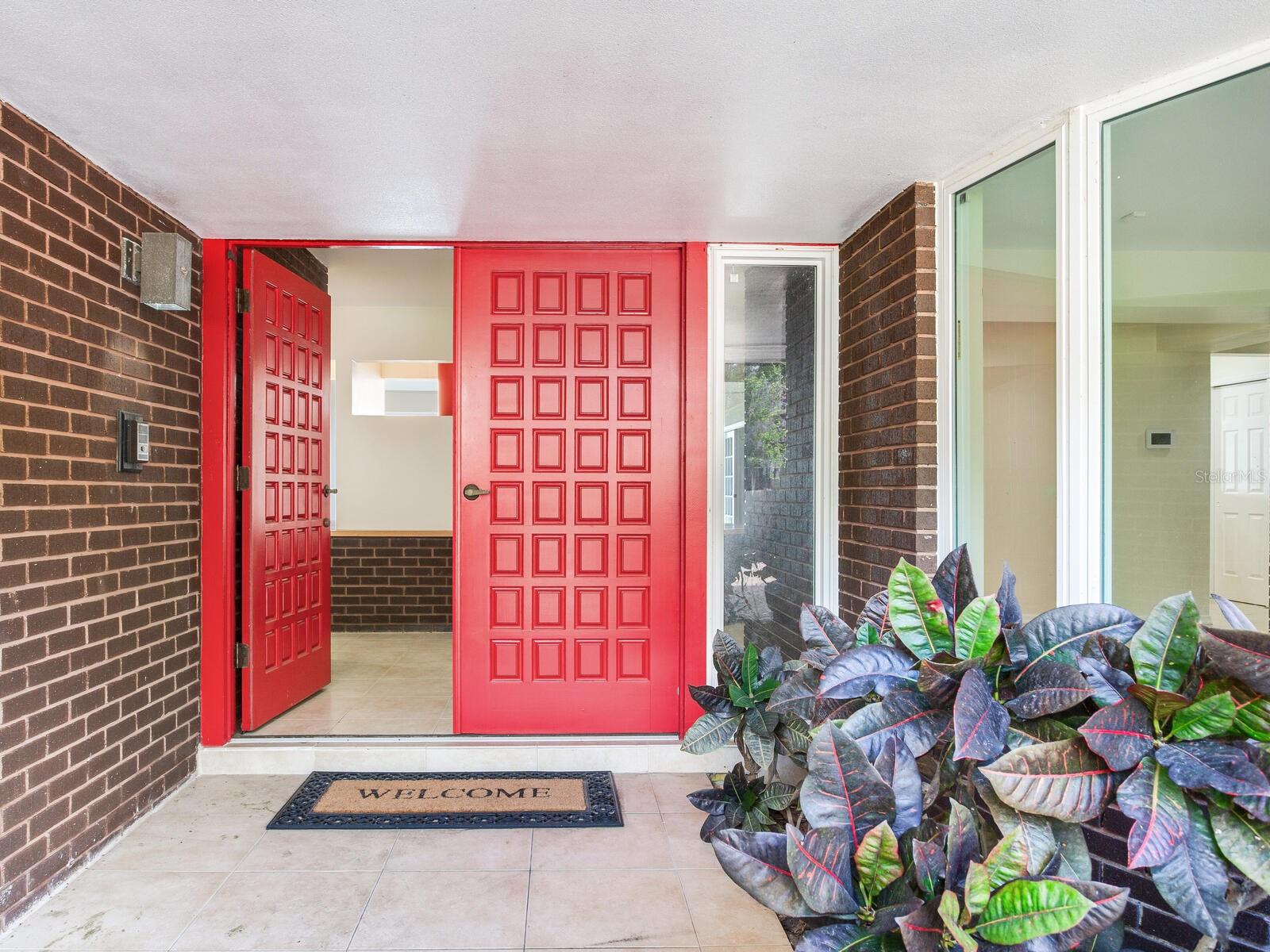 TB8331369 Property Photo