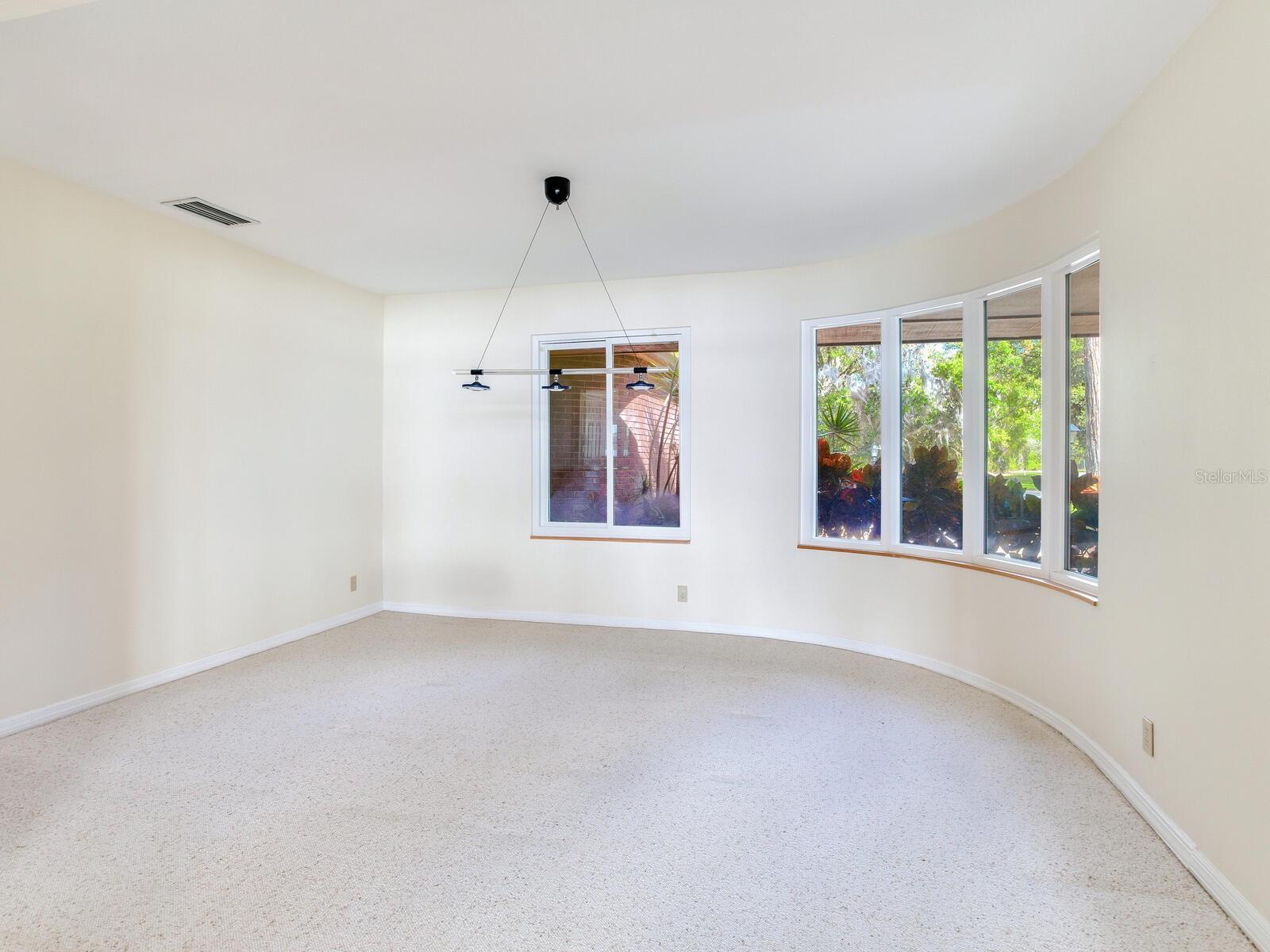 TB8331369 Property Photo