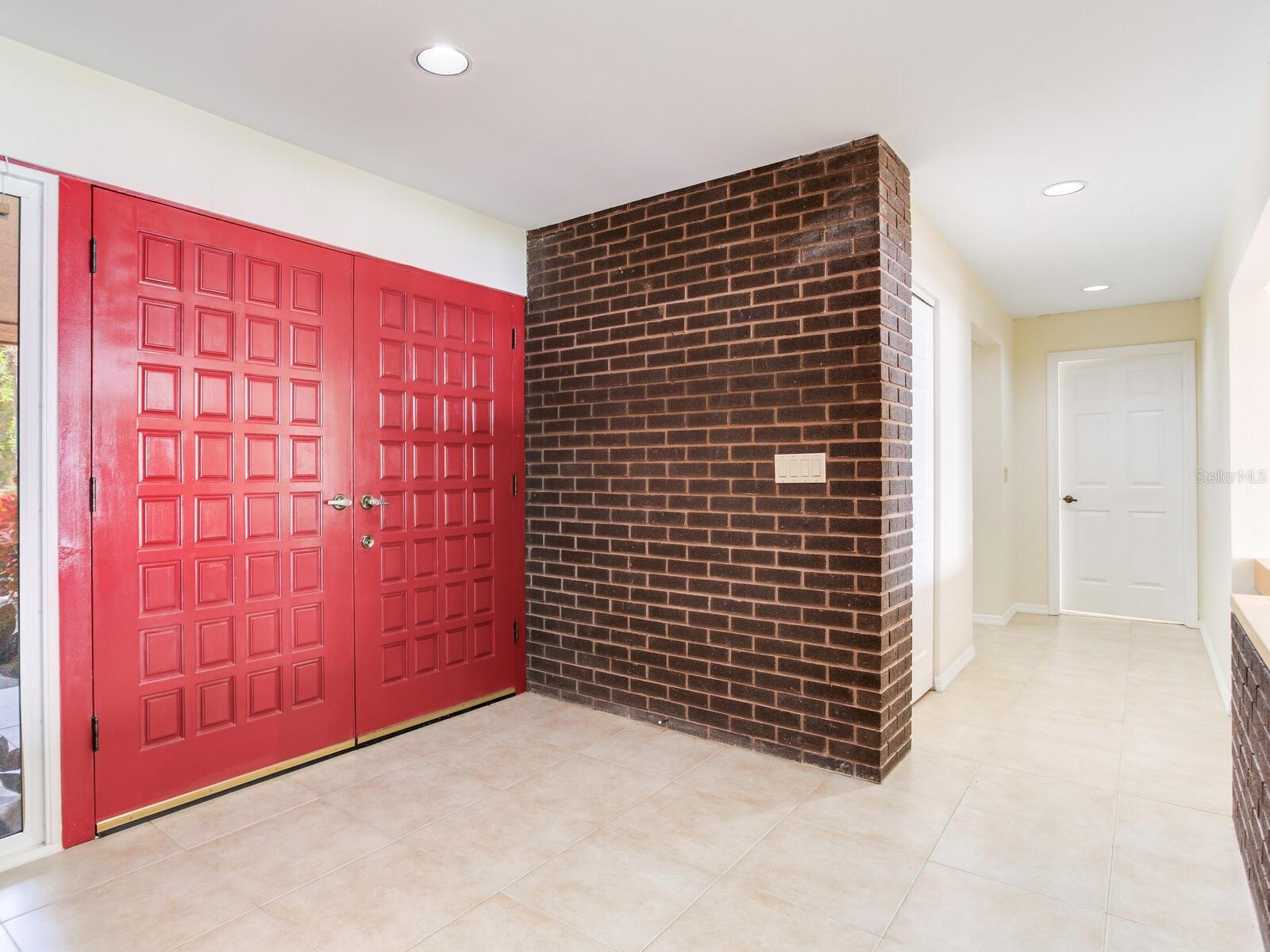 TB8331369 Property Photo