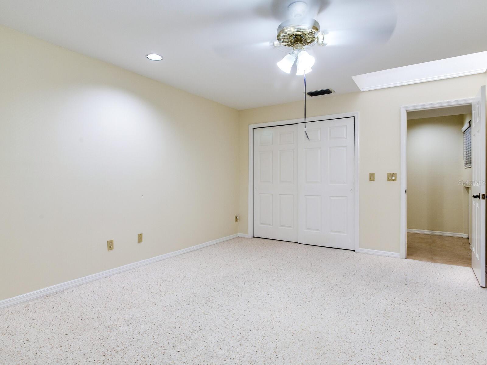 TB8331369 Property Photo