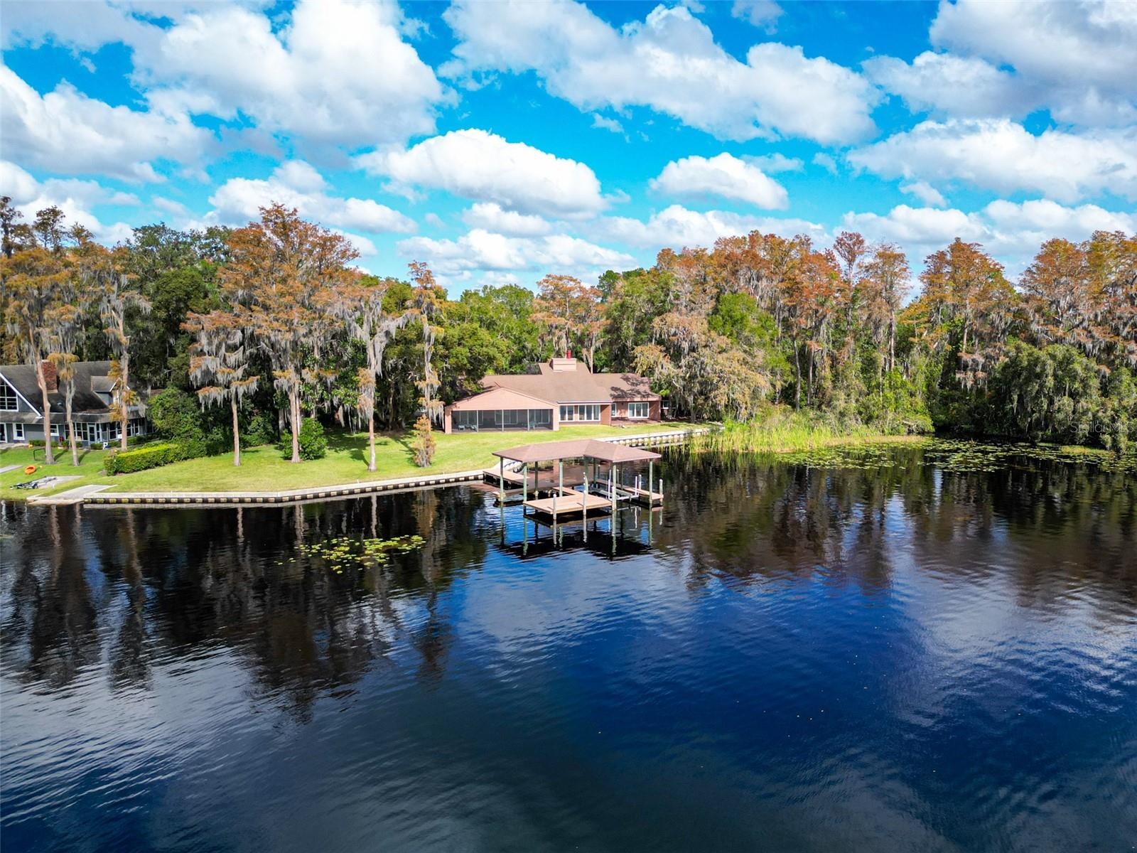 TB8331369 Property Photo