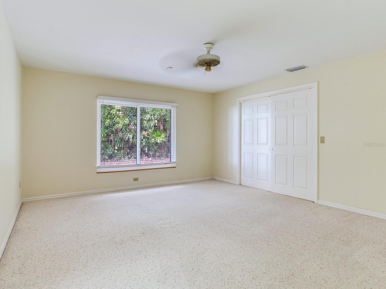 TB8331369 Property Photo