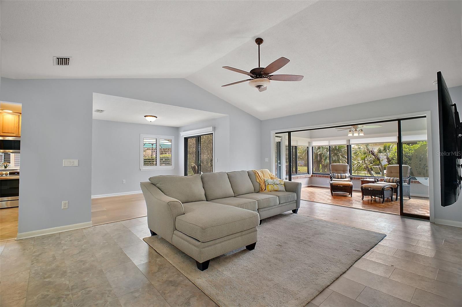 102 CEDAR WAY, YALAHA, FL, 34797