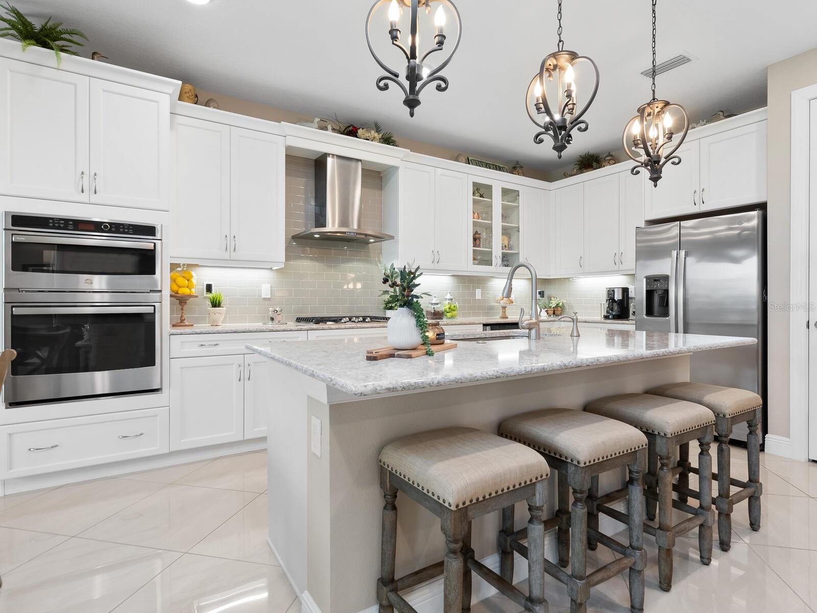 4925 SURFSIDE CIR, BRADENTON, FL, 34211