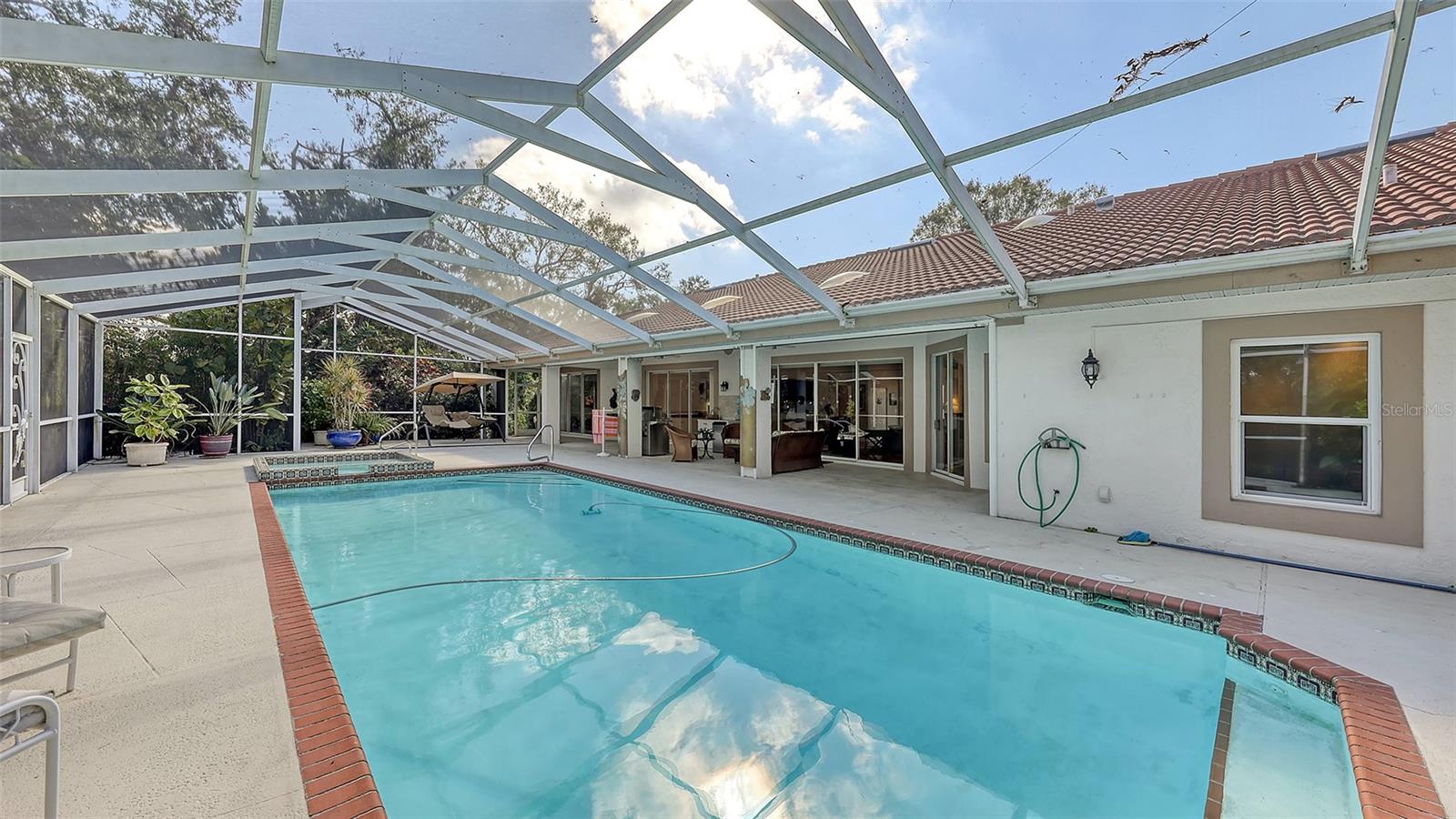 2910 LONGLEAT WOODS, SARASOTA, FL, 34235