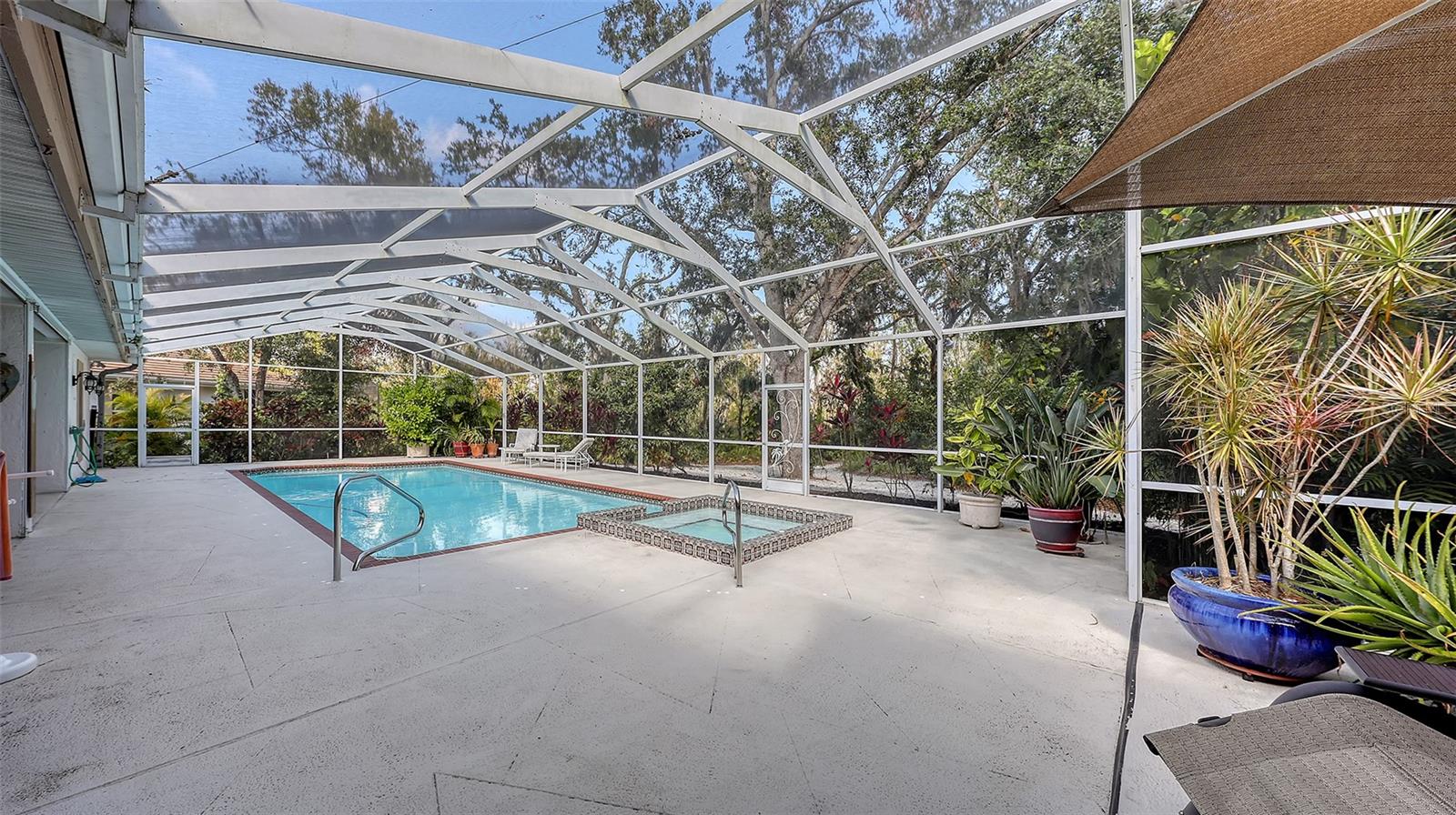 2910 LONGLEAT WOODS, SARASOTA, FL, 34235